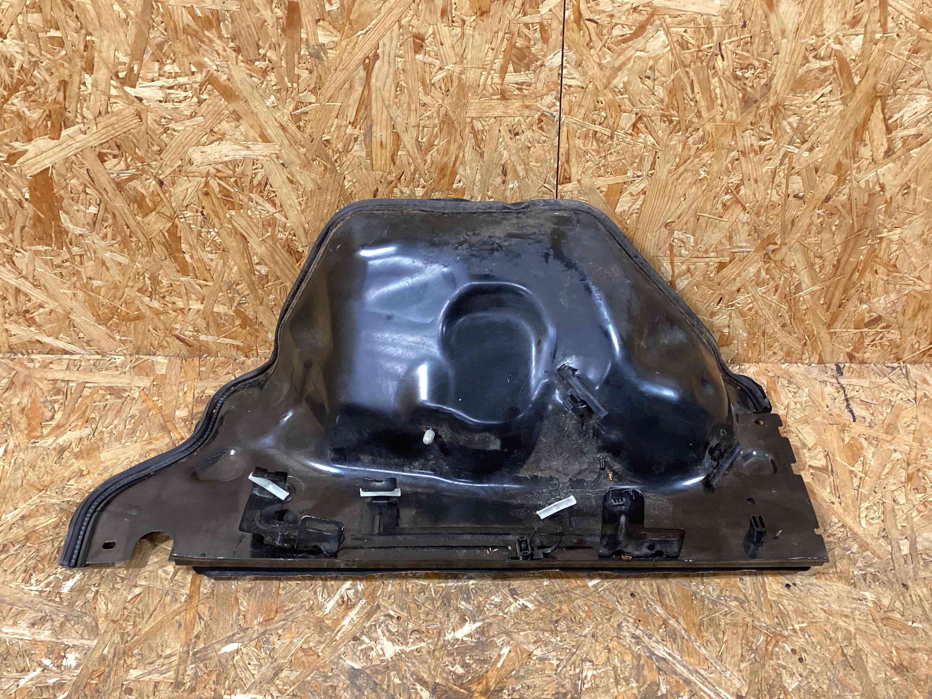 Теплоэкран, пластиковые изоляторы Porsche Macan 110226-112