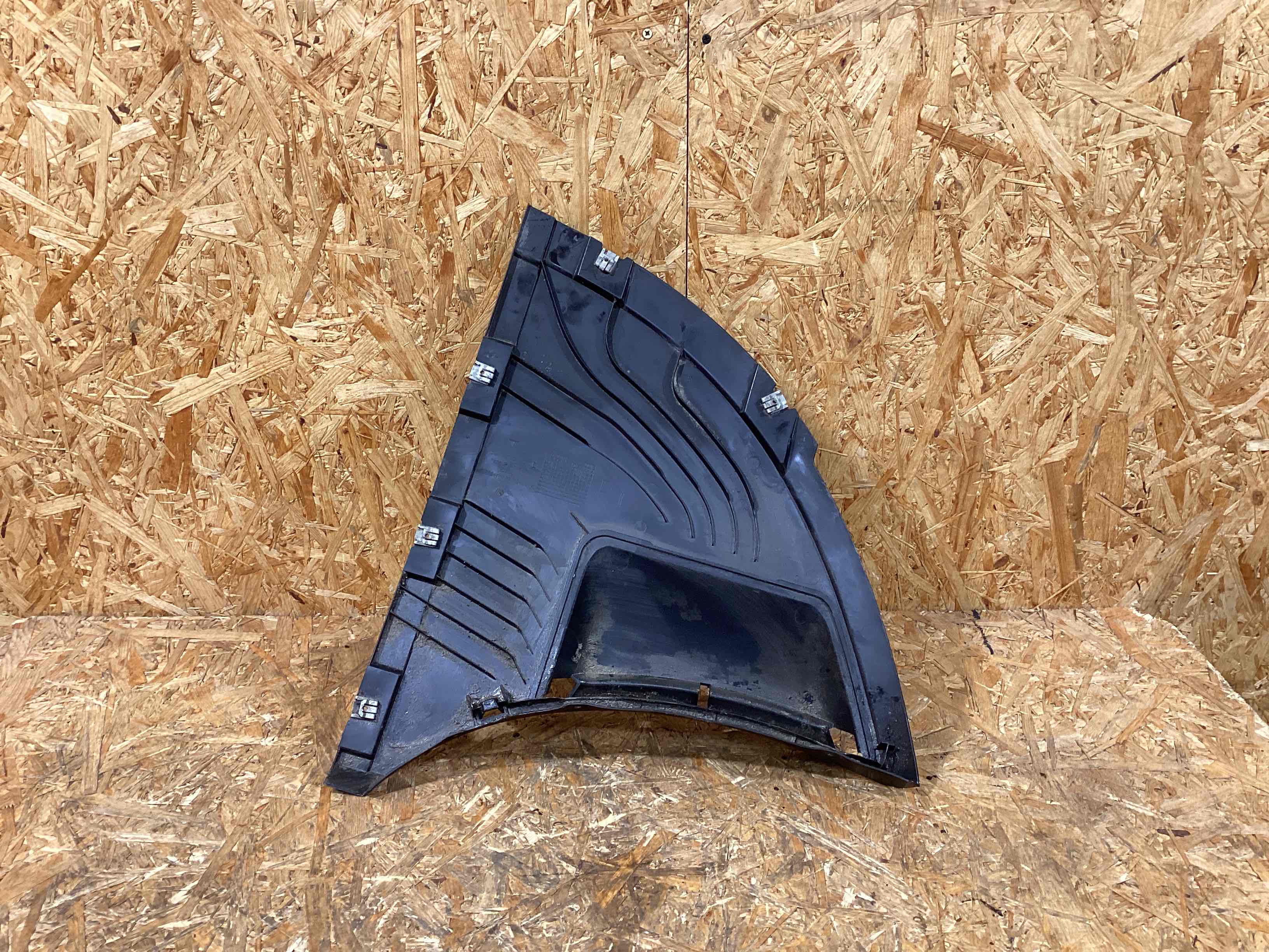 Защита арок передняя правая (подкрылок) Porsche Taycan 110226-113