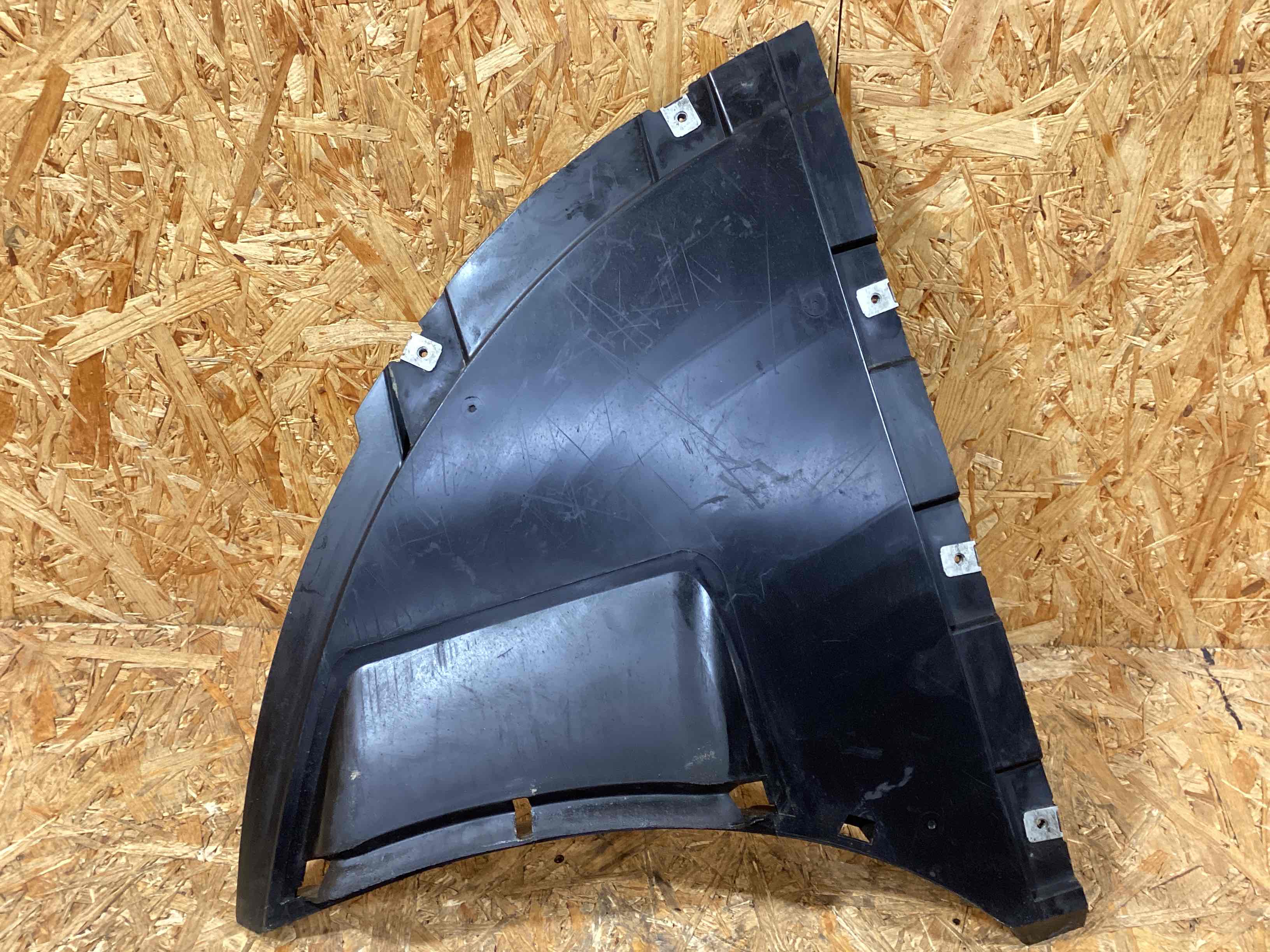 Защита арок передняя правая (подкрылок) Porsche Taycan 110226-113