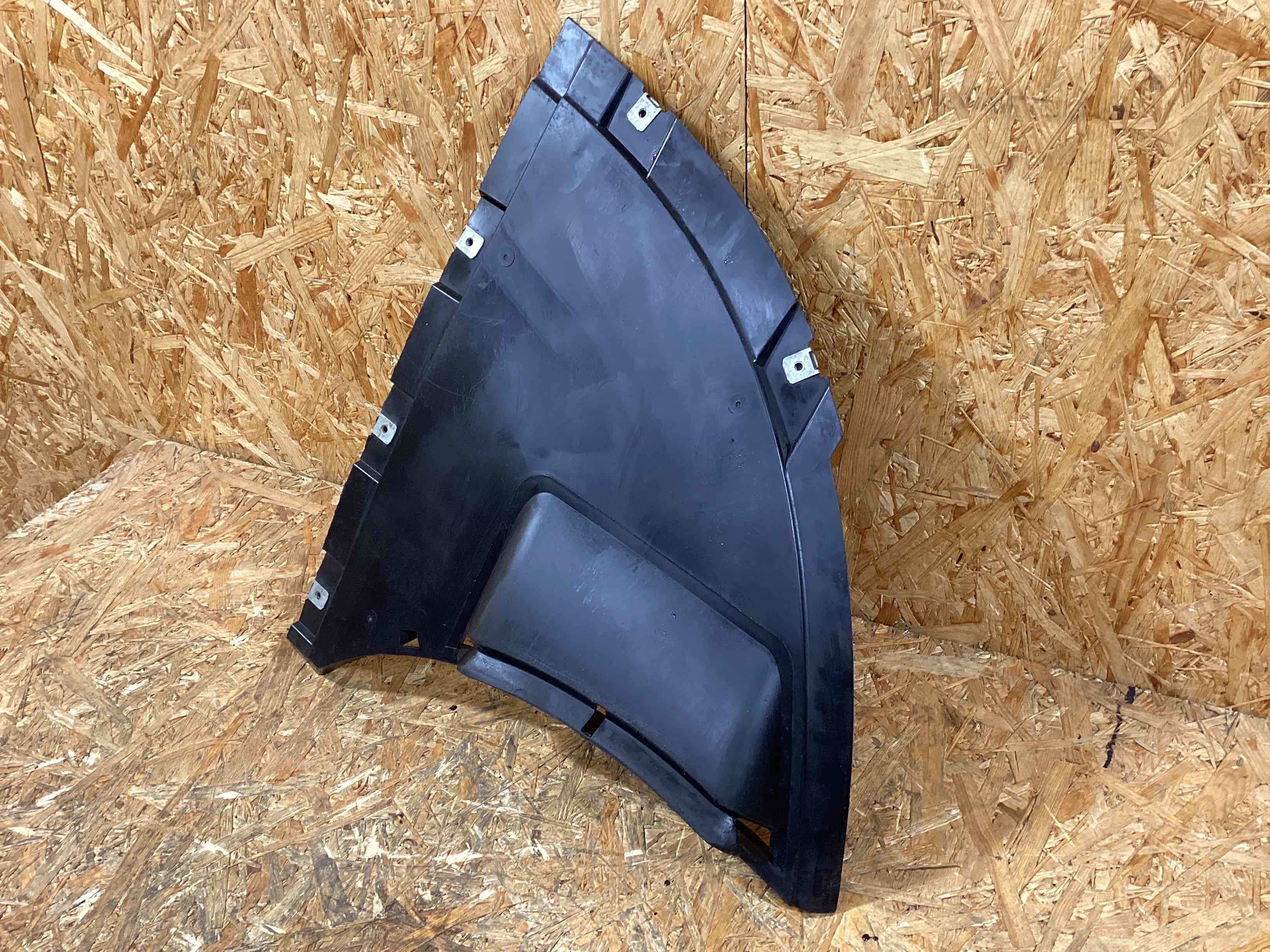 Защита арок передняя левая (подкрылок) Porsche Taycan 110226-114