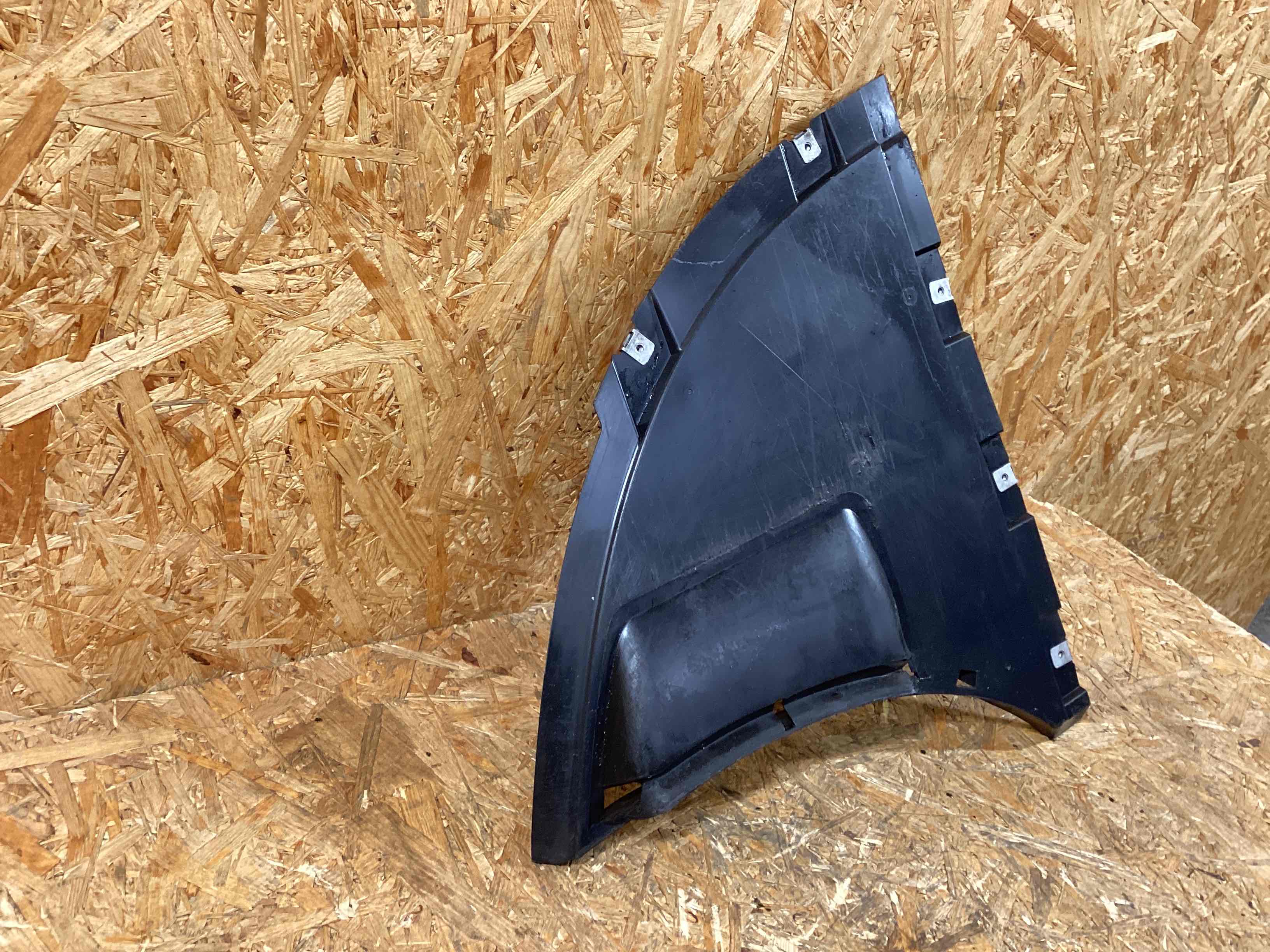 Защита арок передняя правая (подкрылок) Porsche Taycan 110226-115