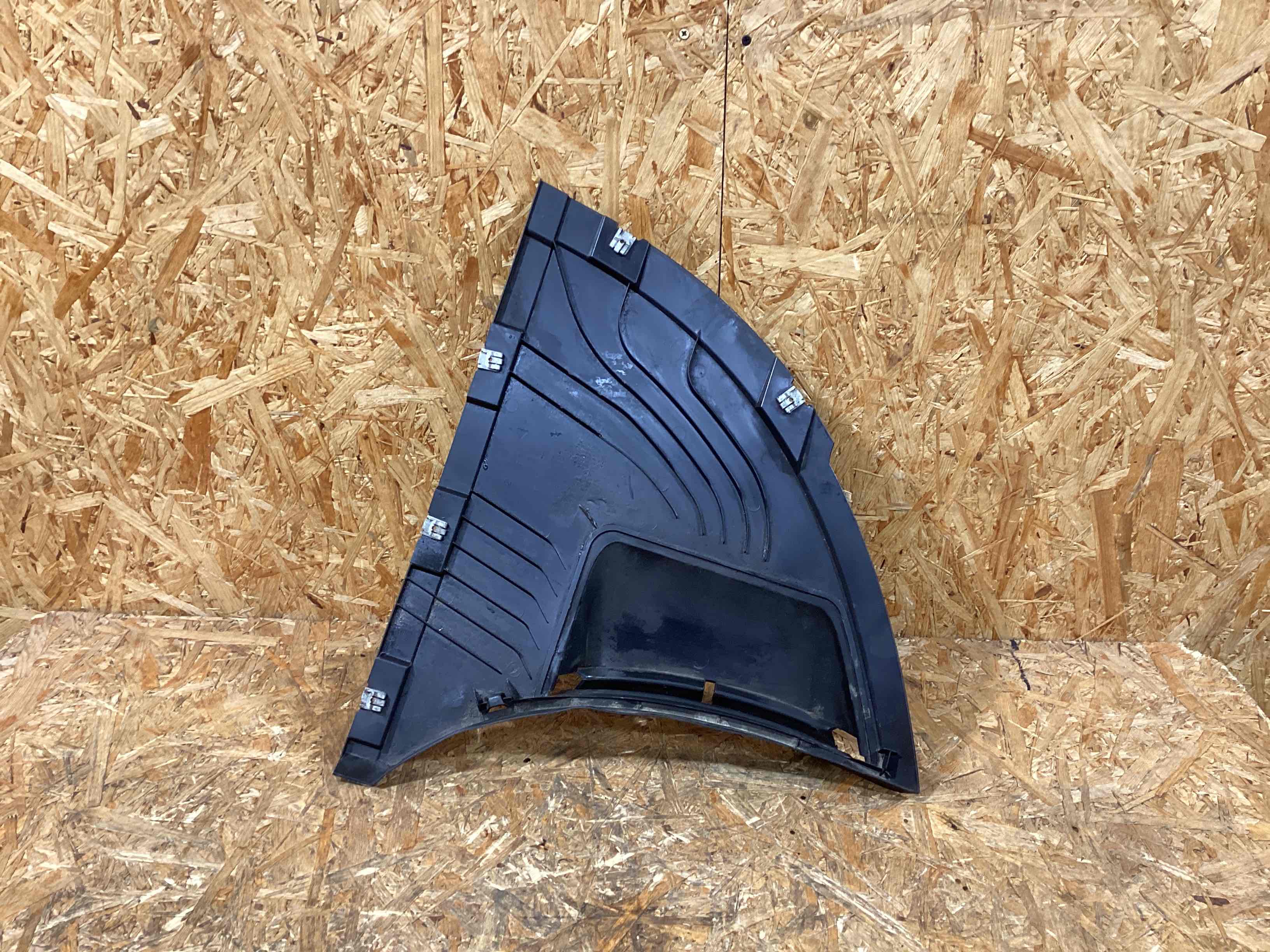 Защита арок передняя правая (подкрылок) Porsche Taycan 110226-115