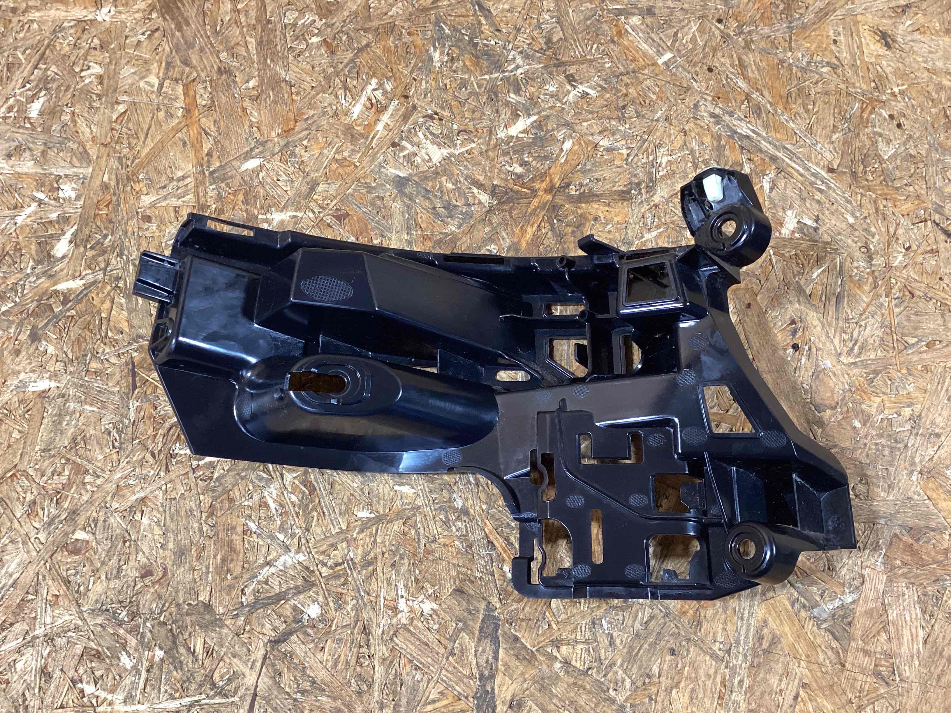 Крепление бампера Porsche Macan 110226-122