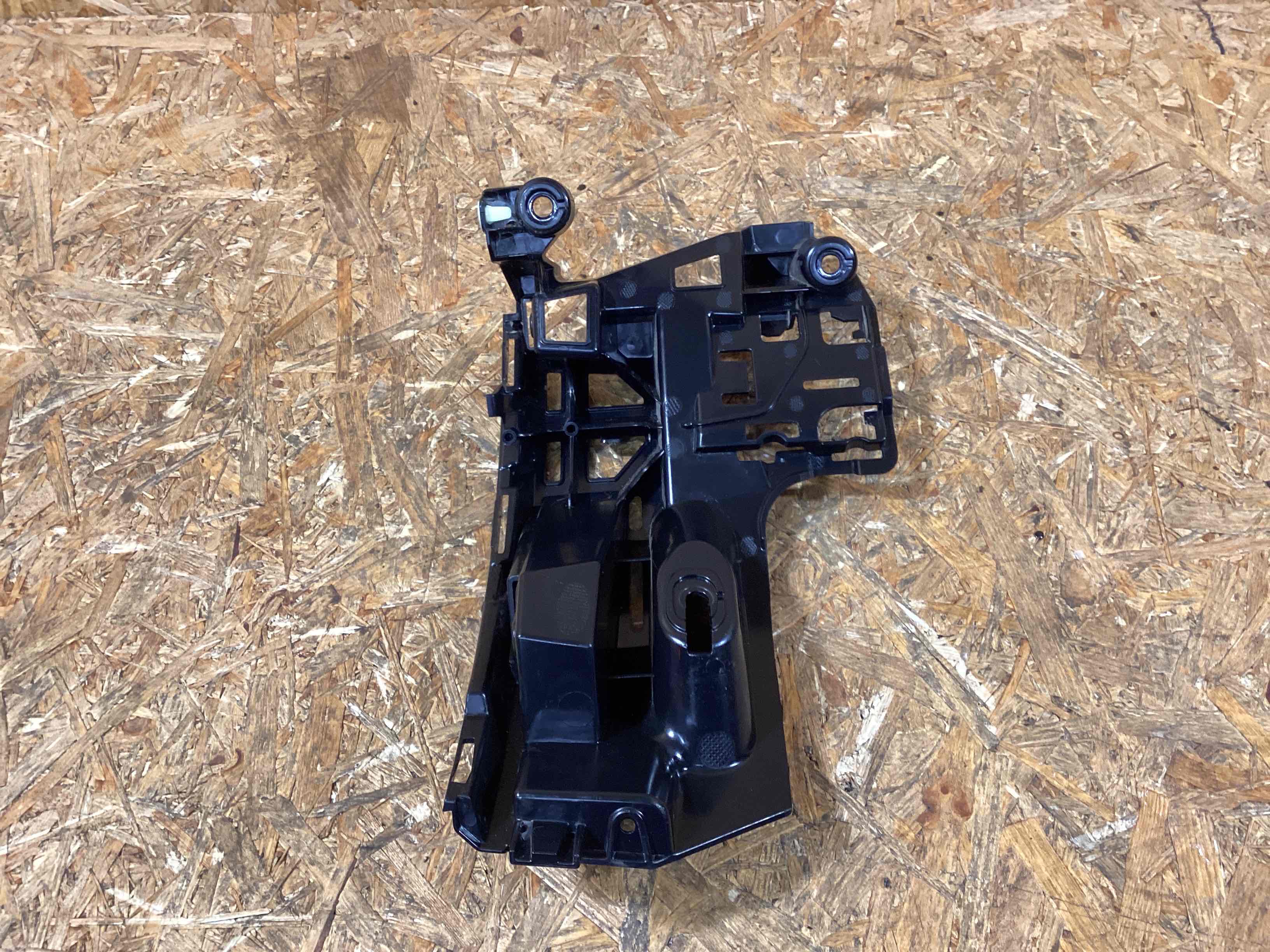 Крепление бампера Porsche Macan 110226-122