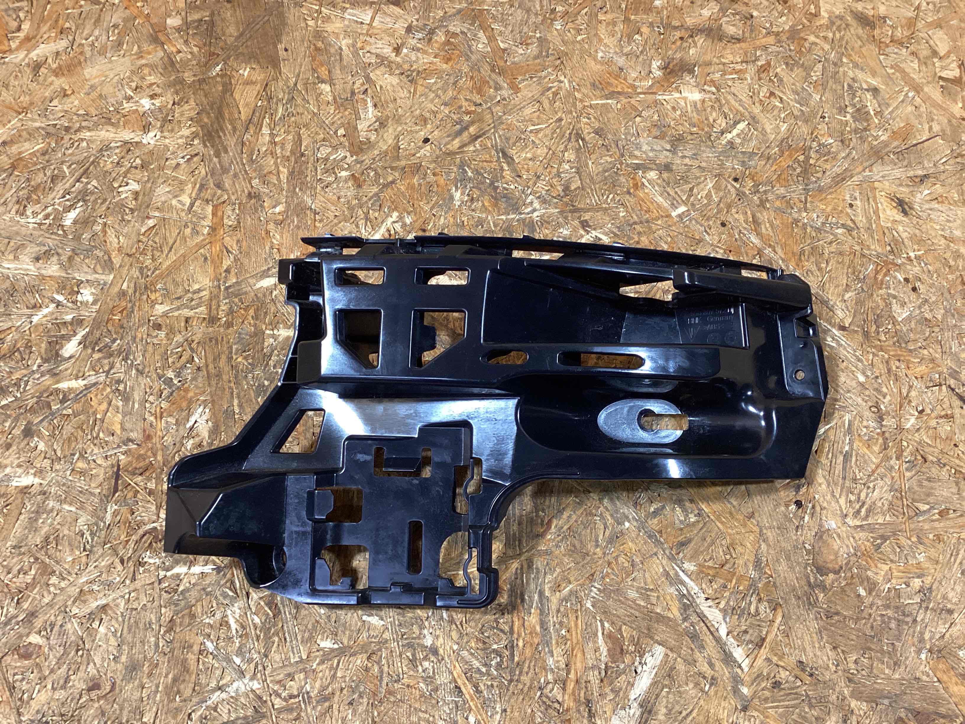 Крепление бампера Porsche Macan 110226-122