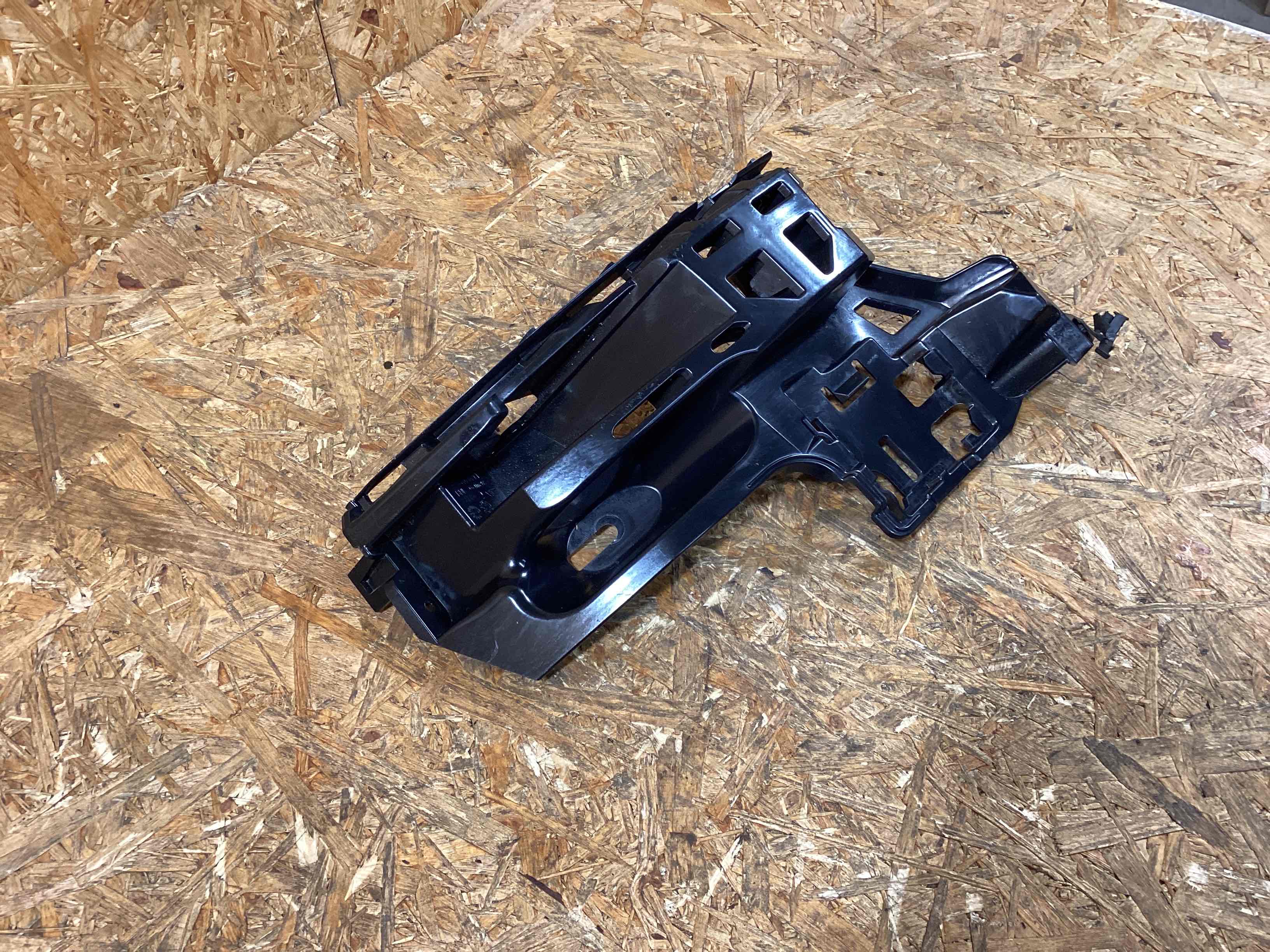 Крепление бампера Porsche Macan 110226-123