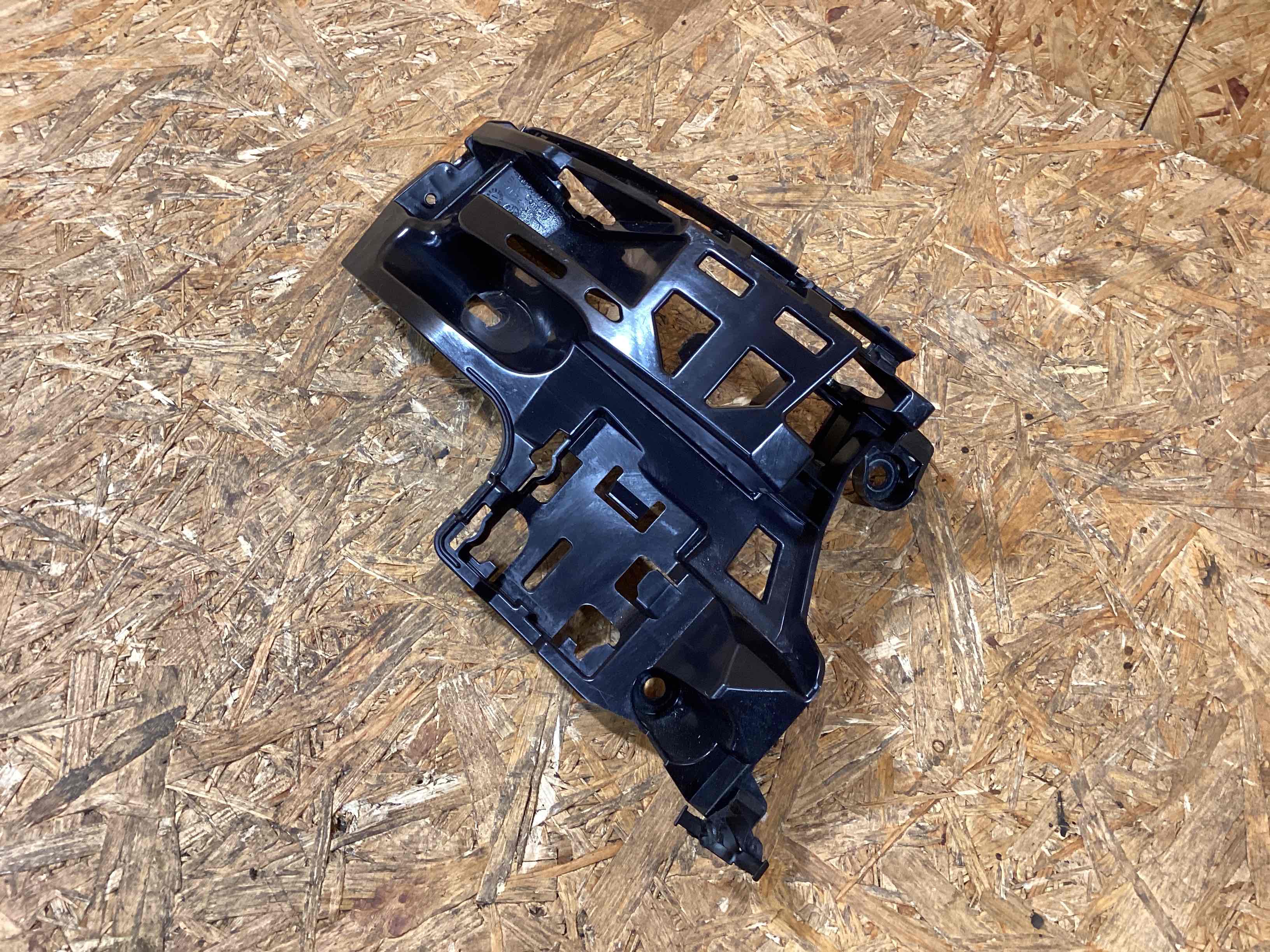 Крепление бампера Porsche Macan 110226-123