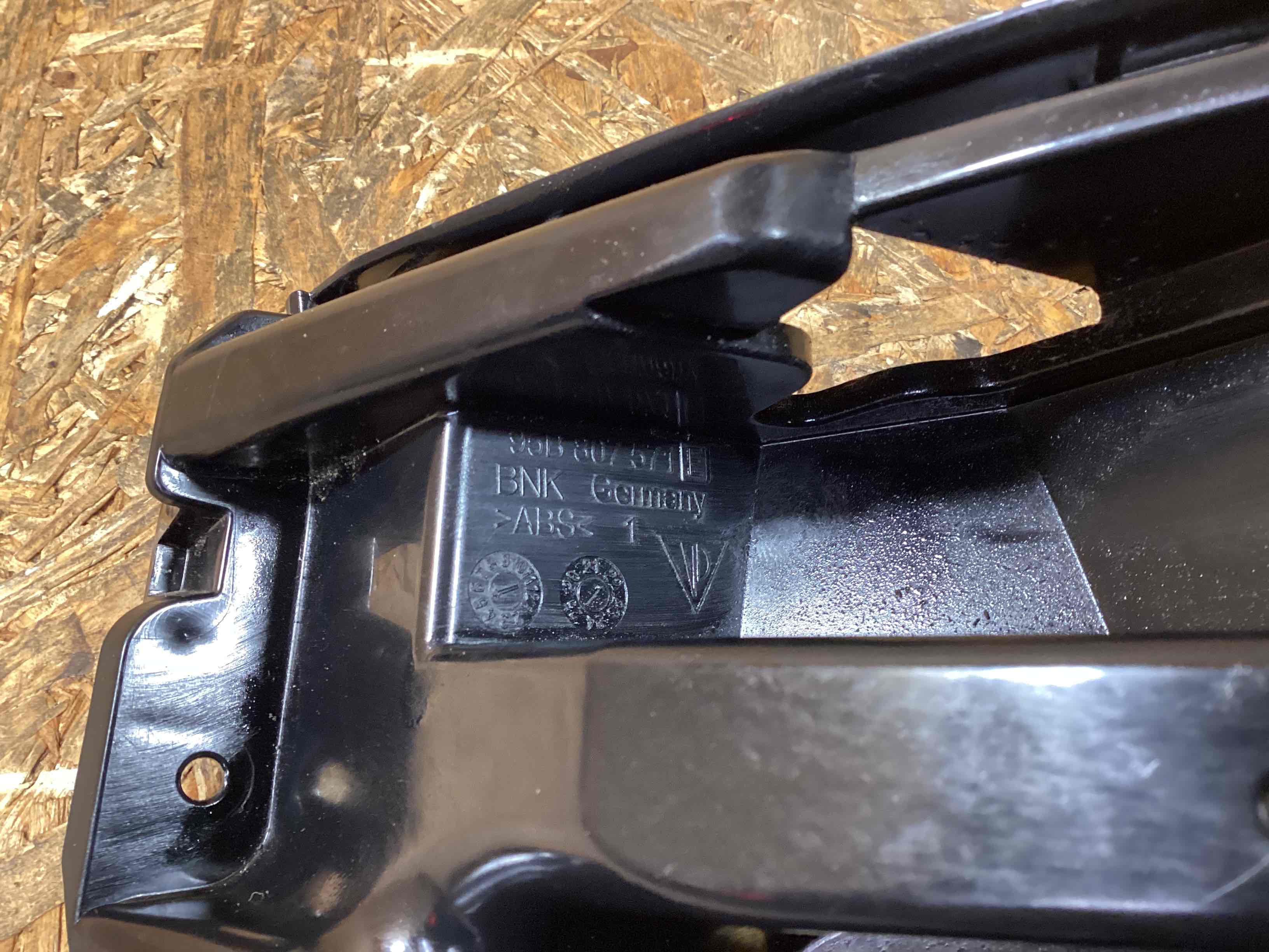 Крепление бампера Porsche Macan 110226-123