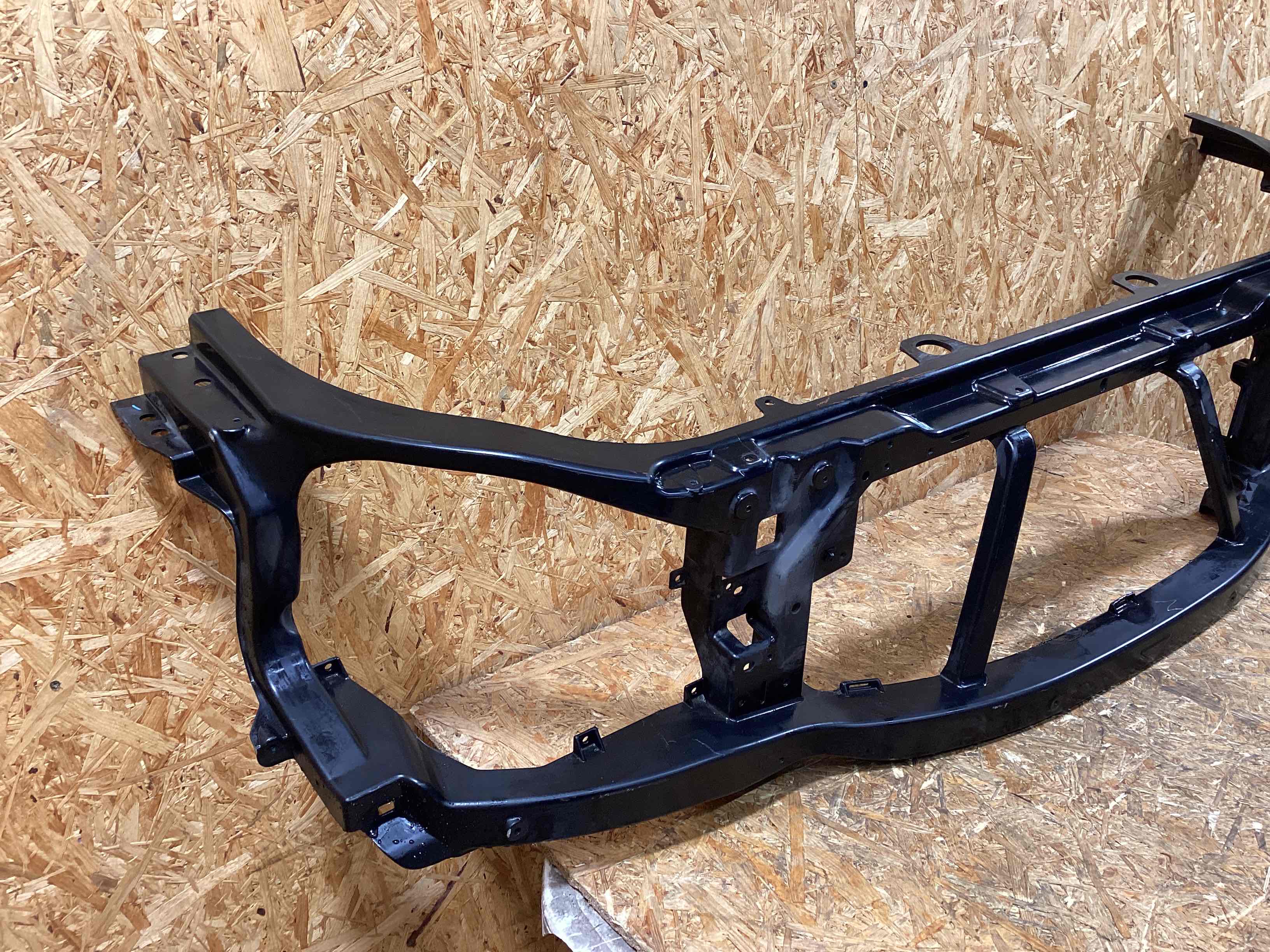 Передняя панель крепления облицовки (телевизор) Land Rover Range Rover Sport L494 110226-126