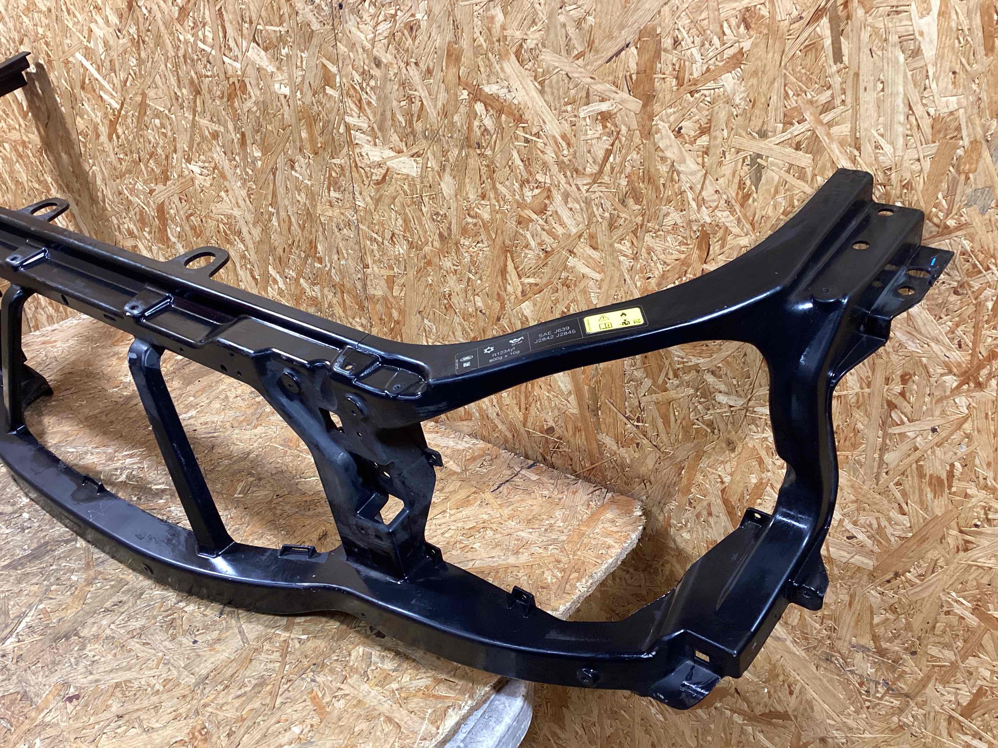 Передняя панель крепления облицовки (телевизор) Land Rover Range Rover Sport L494 110226-126