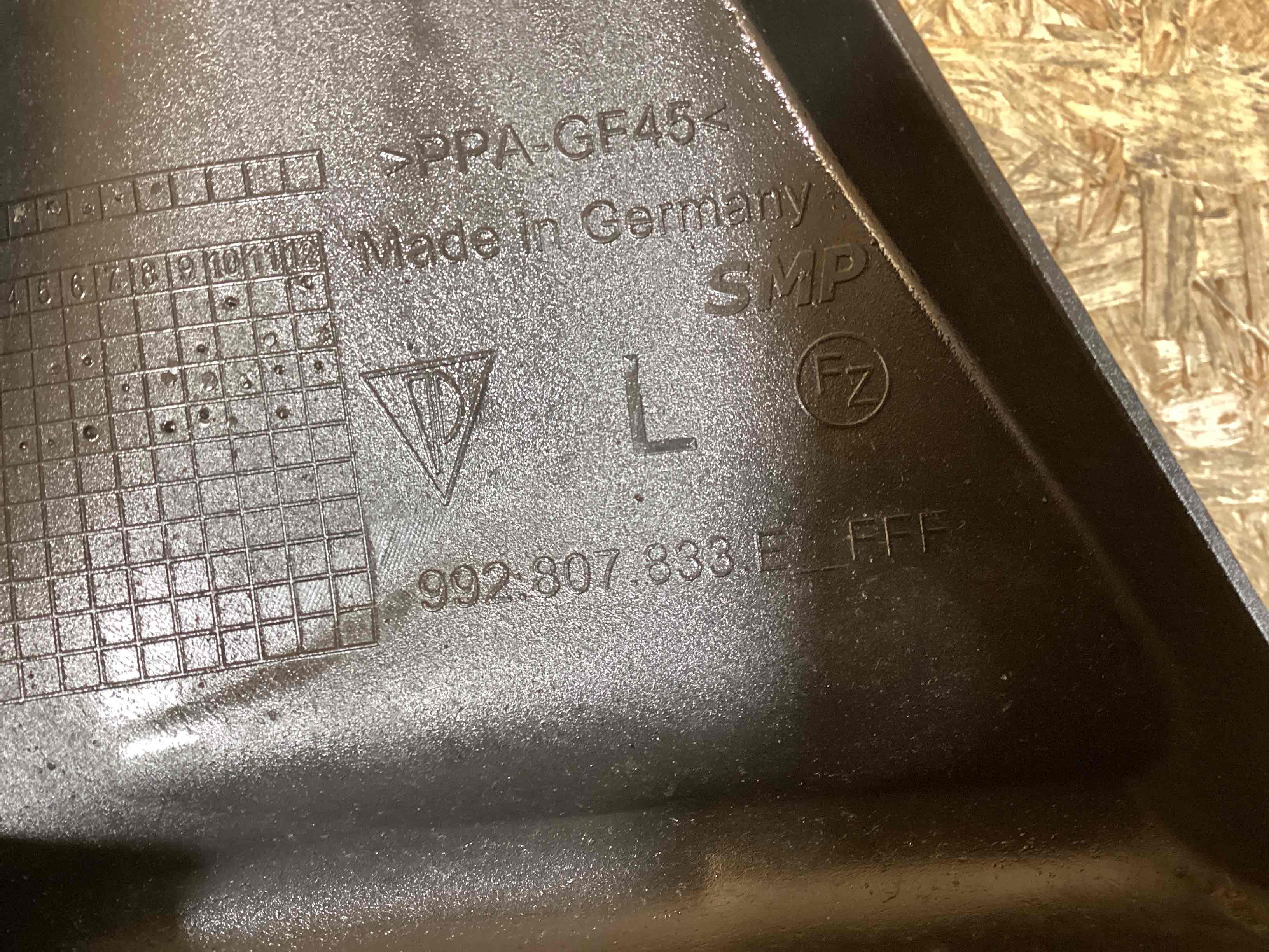 Заглушка, вставка (решетка) в бампер Porsche 911 110425-131