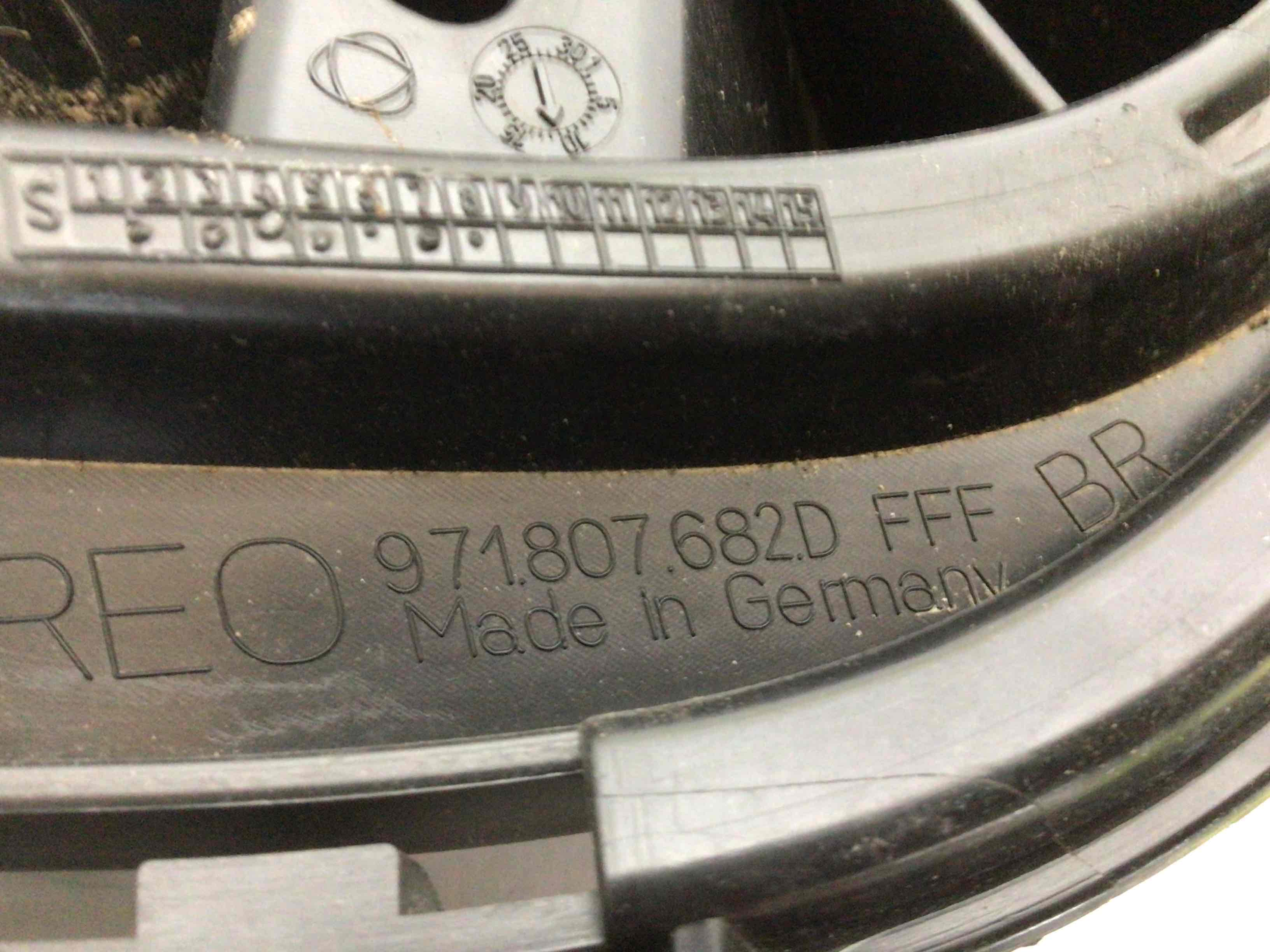 Заглушка, вставка (решетка) в бампер Porsche Panamera 110526-016
