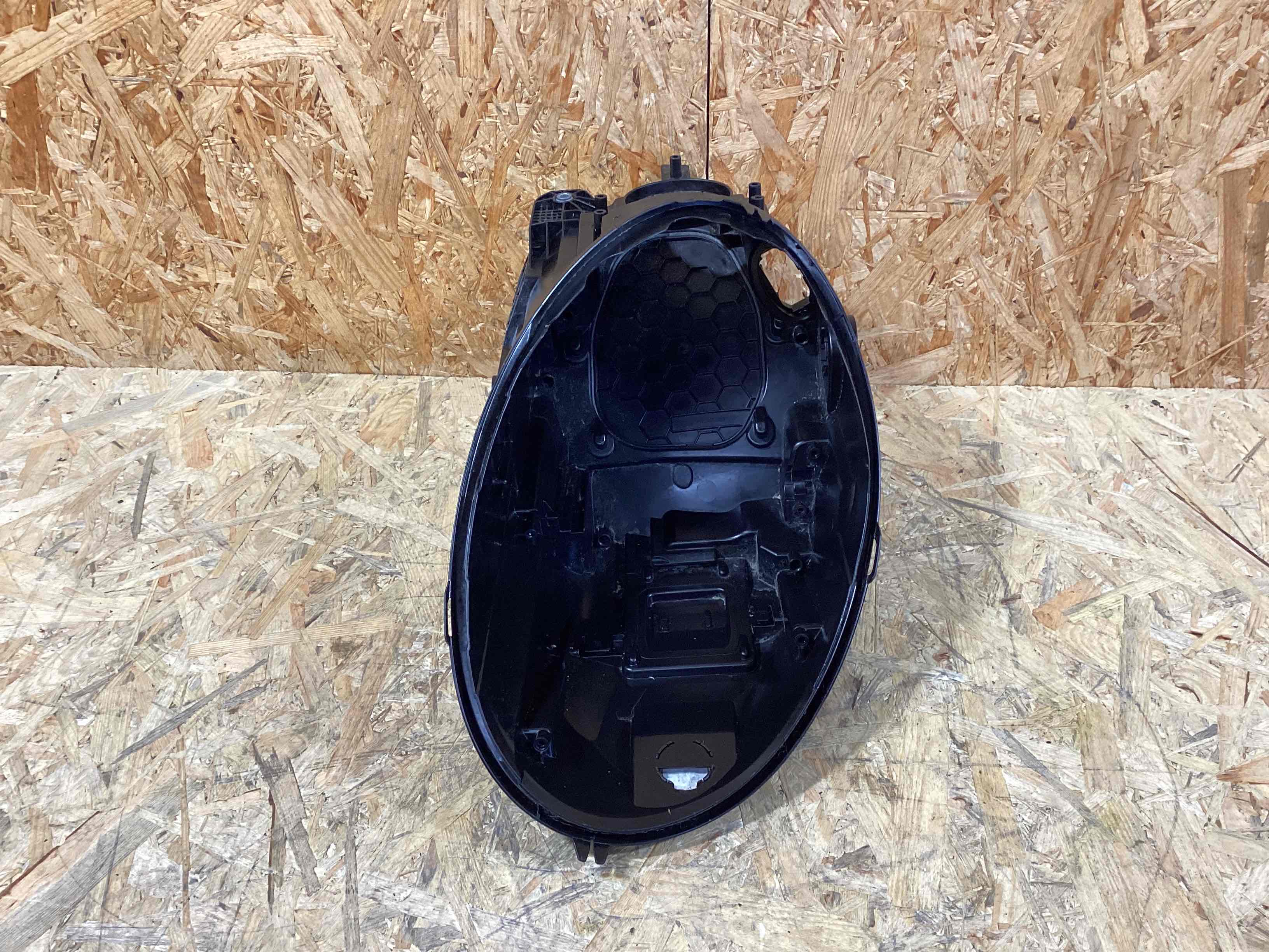 Фара левая Porsche 911 110626-134