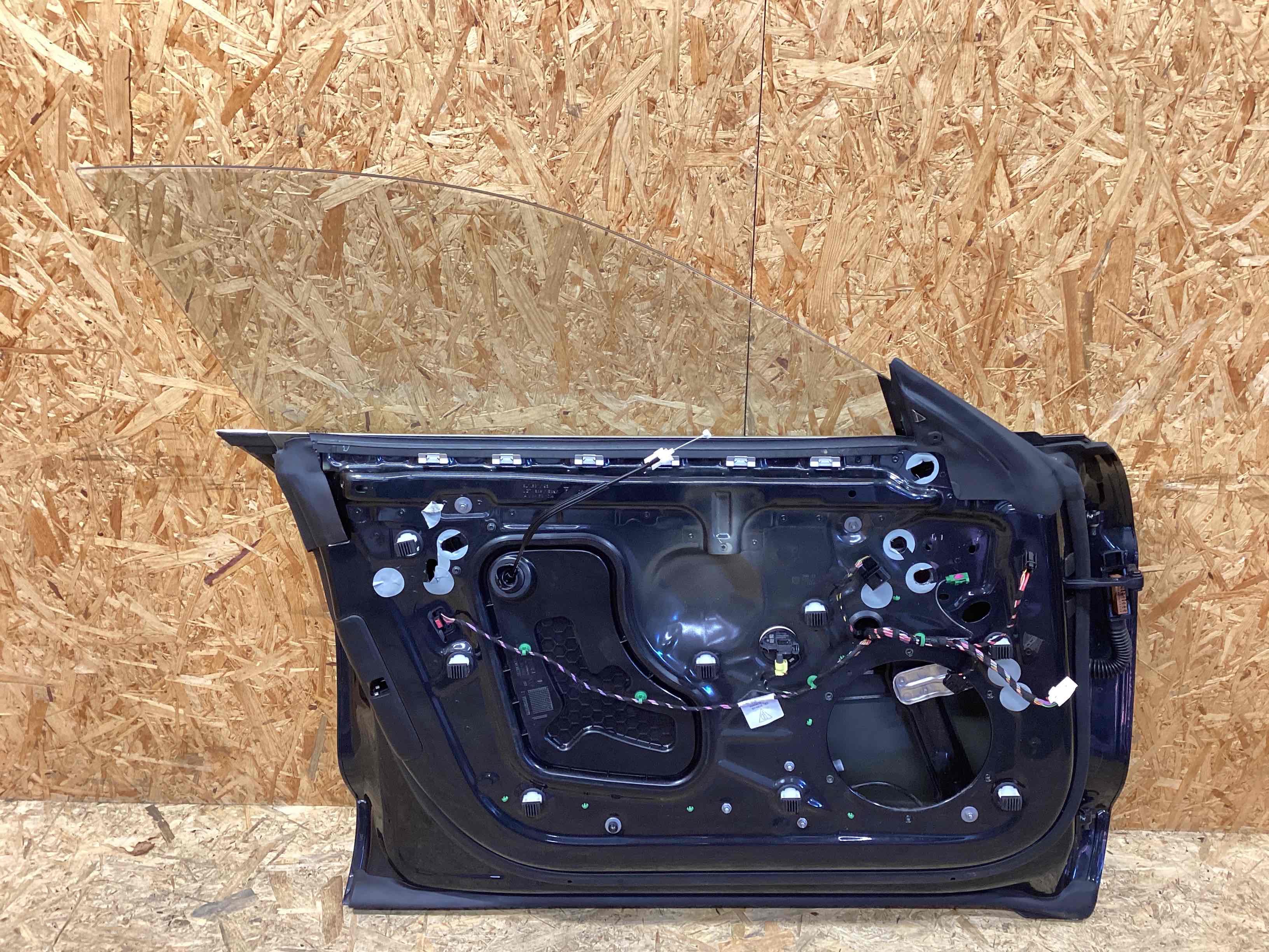 Дверь передняя левая Porsche Taycan 111225-101