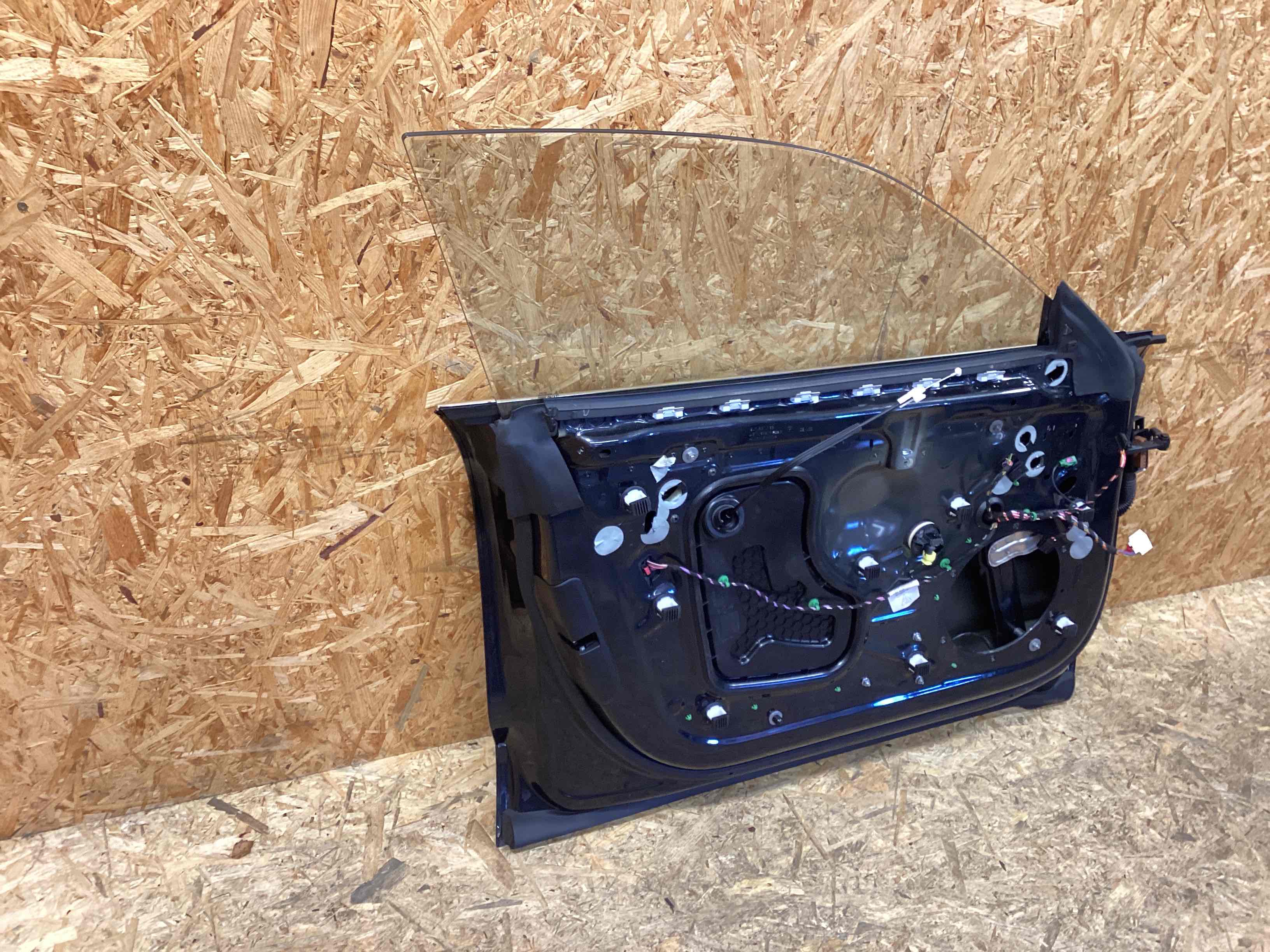 Дверь передняя левая Porsche Taycan 111225-101