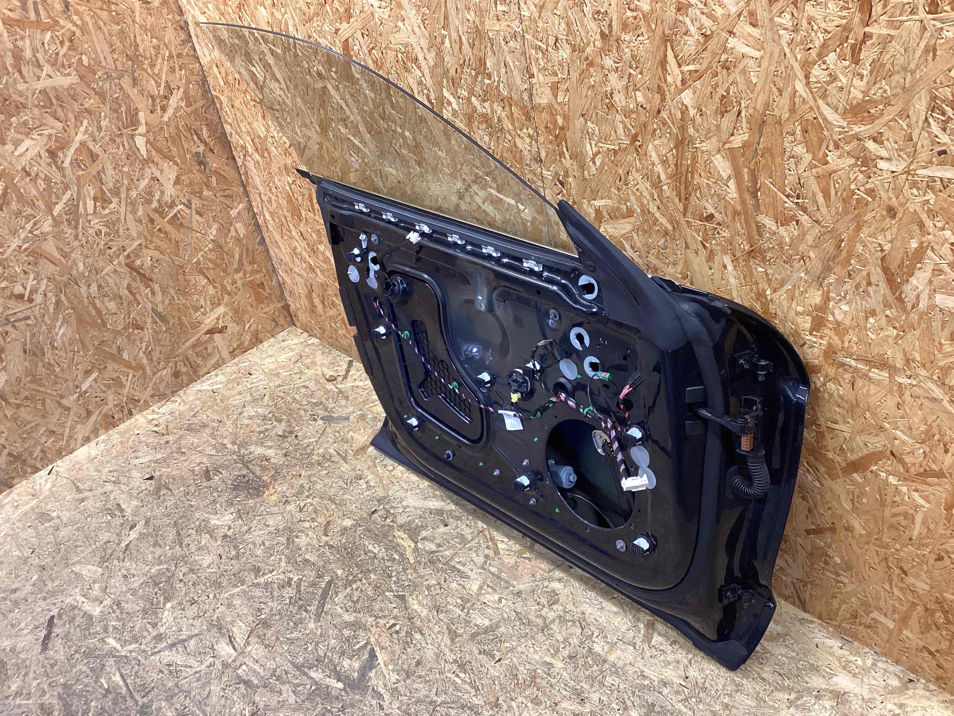Дверь передняя левая Porsche Taycan 111225-101