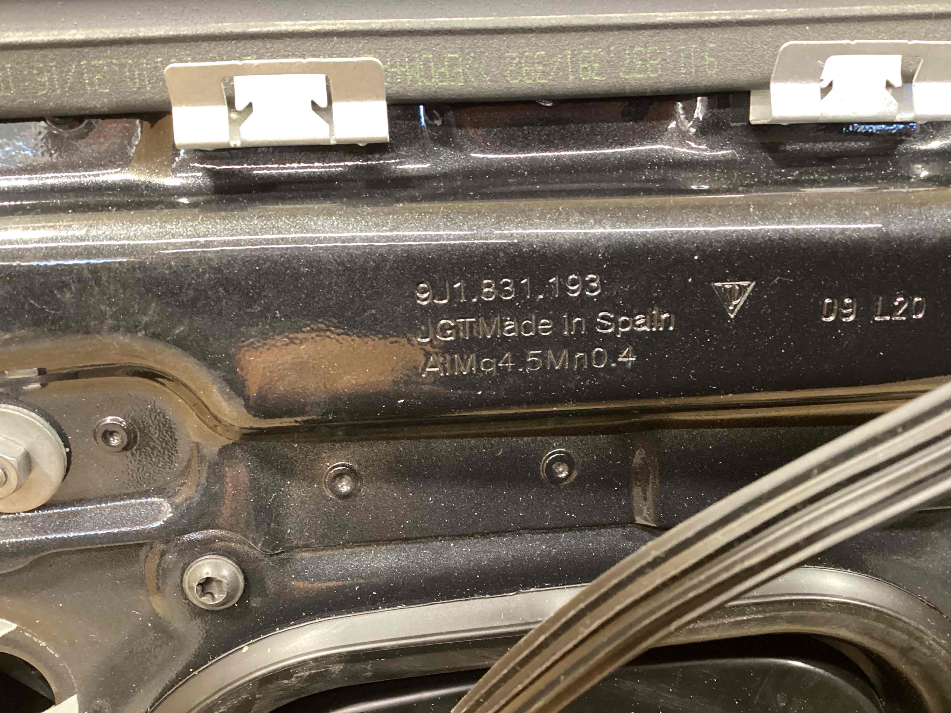 Дверь передняя левая Porsche Taycan 111225-101