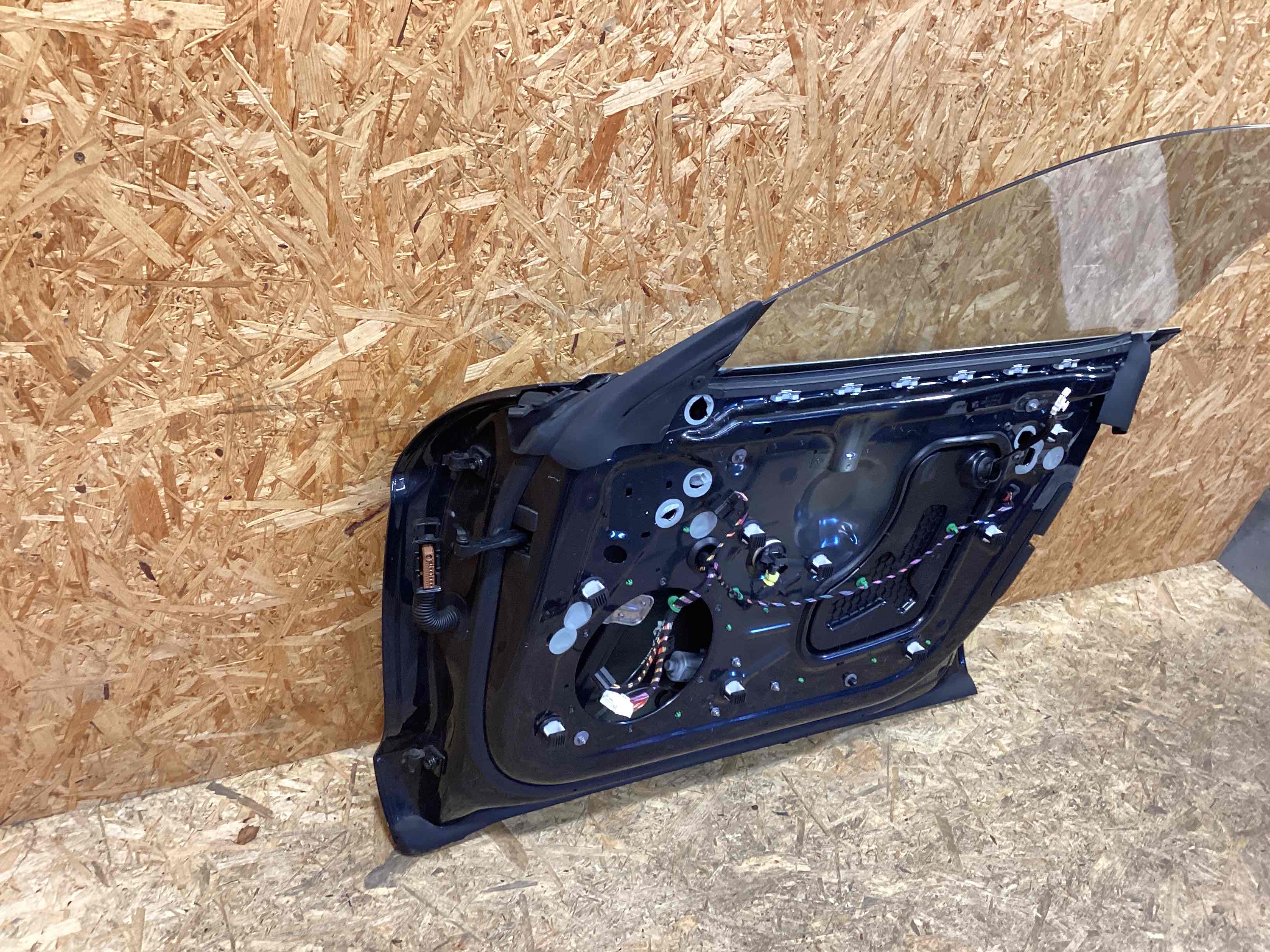 Дверь передняя правая Porsche Taycan 111225-102