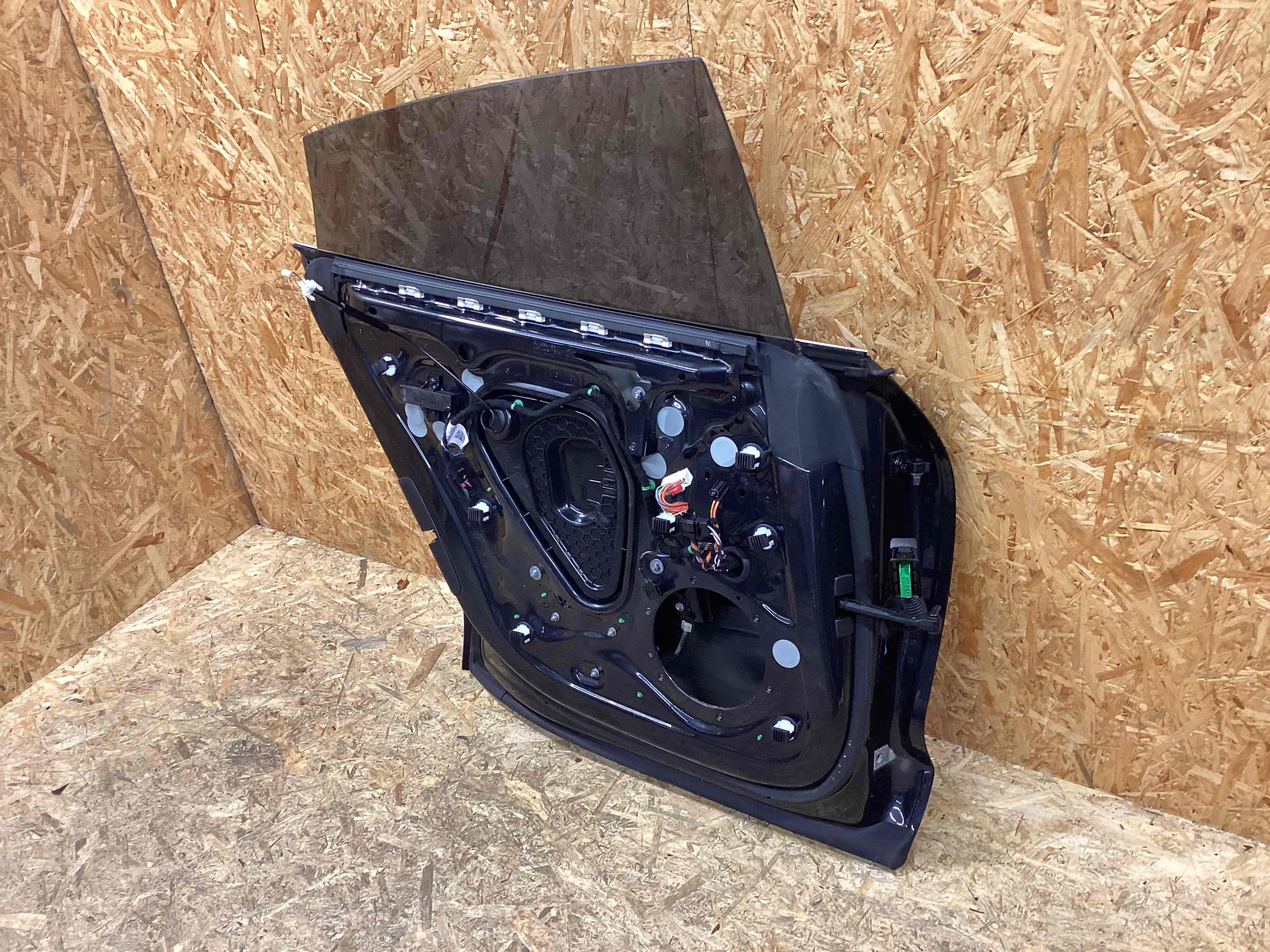 Дверь задняя левая Porsche Taycan 111225-104