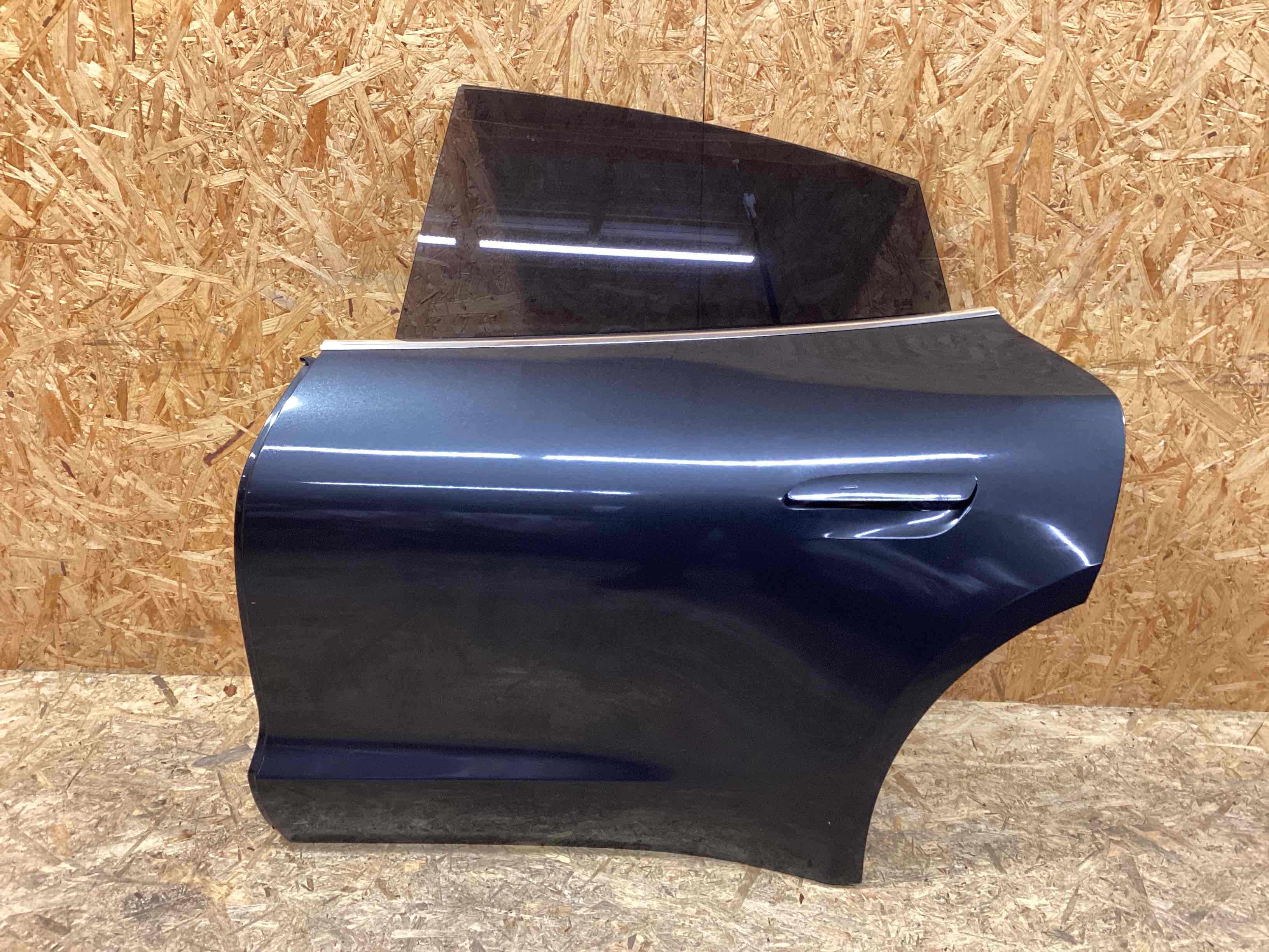 Дверь задняя левая Porsche Taycan 111225-104