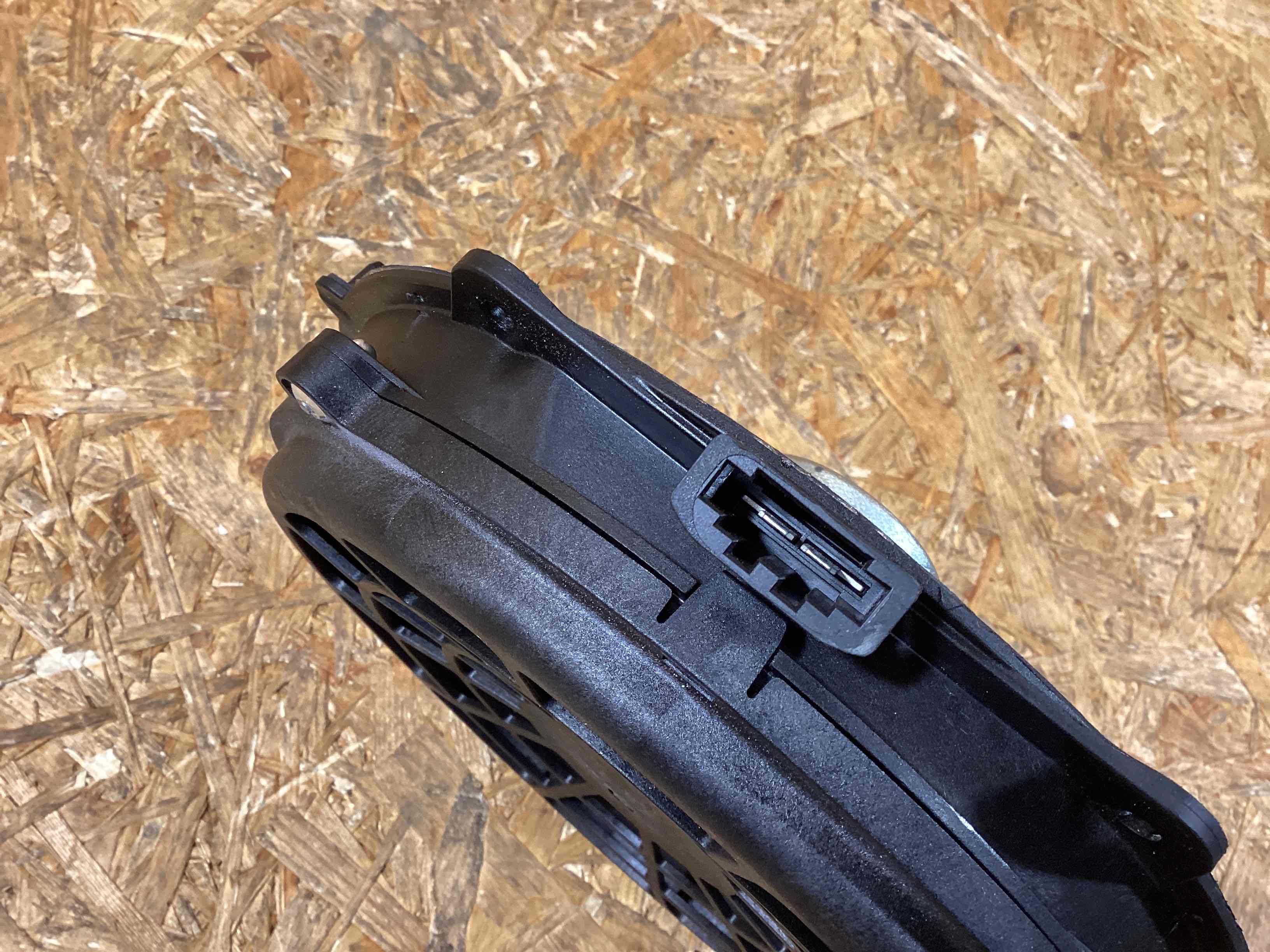 Динамик Porsche 911 111225-109