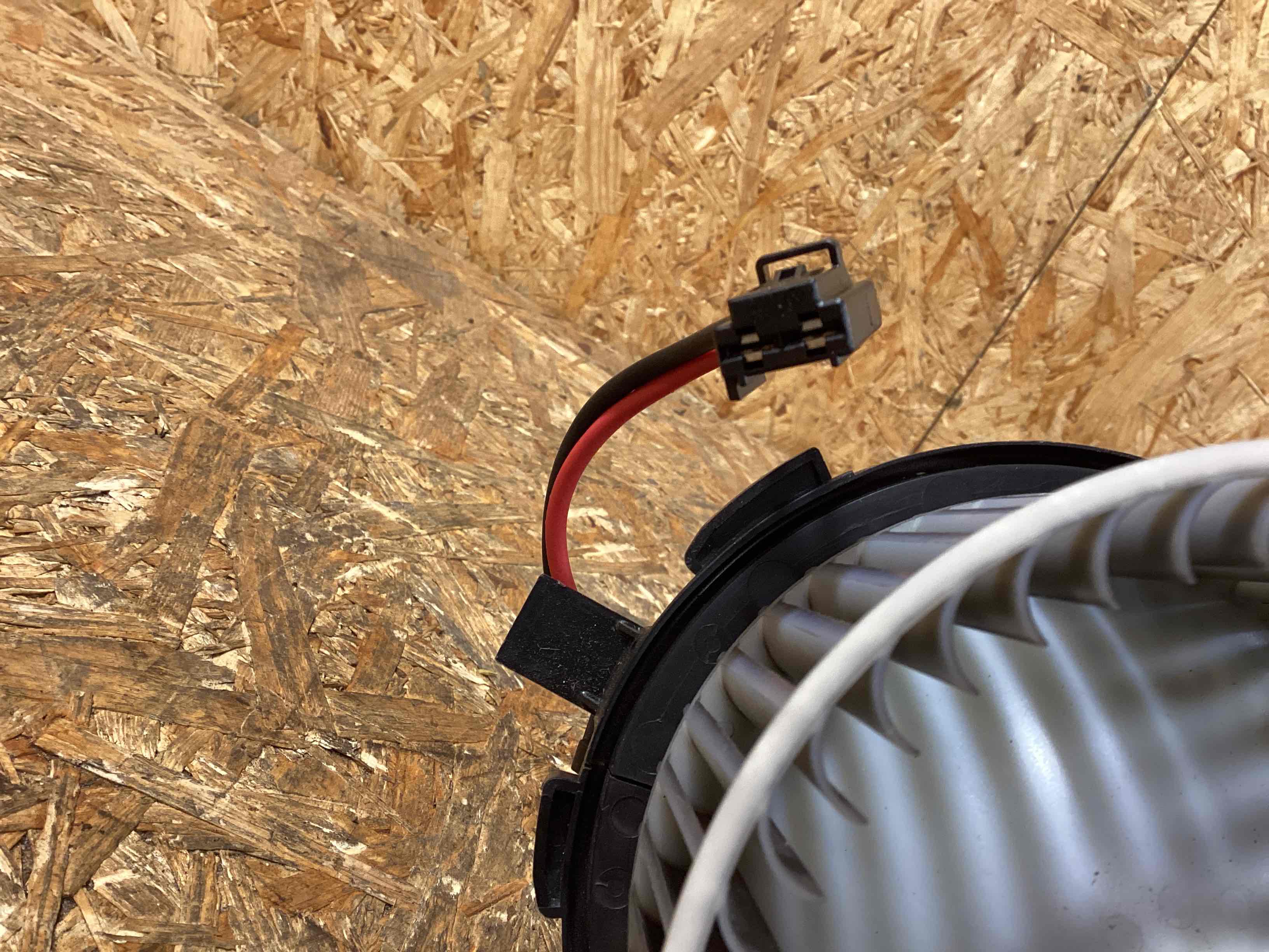 Двигатель отопителя (печки) Porsche Macan 120226-101