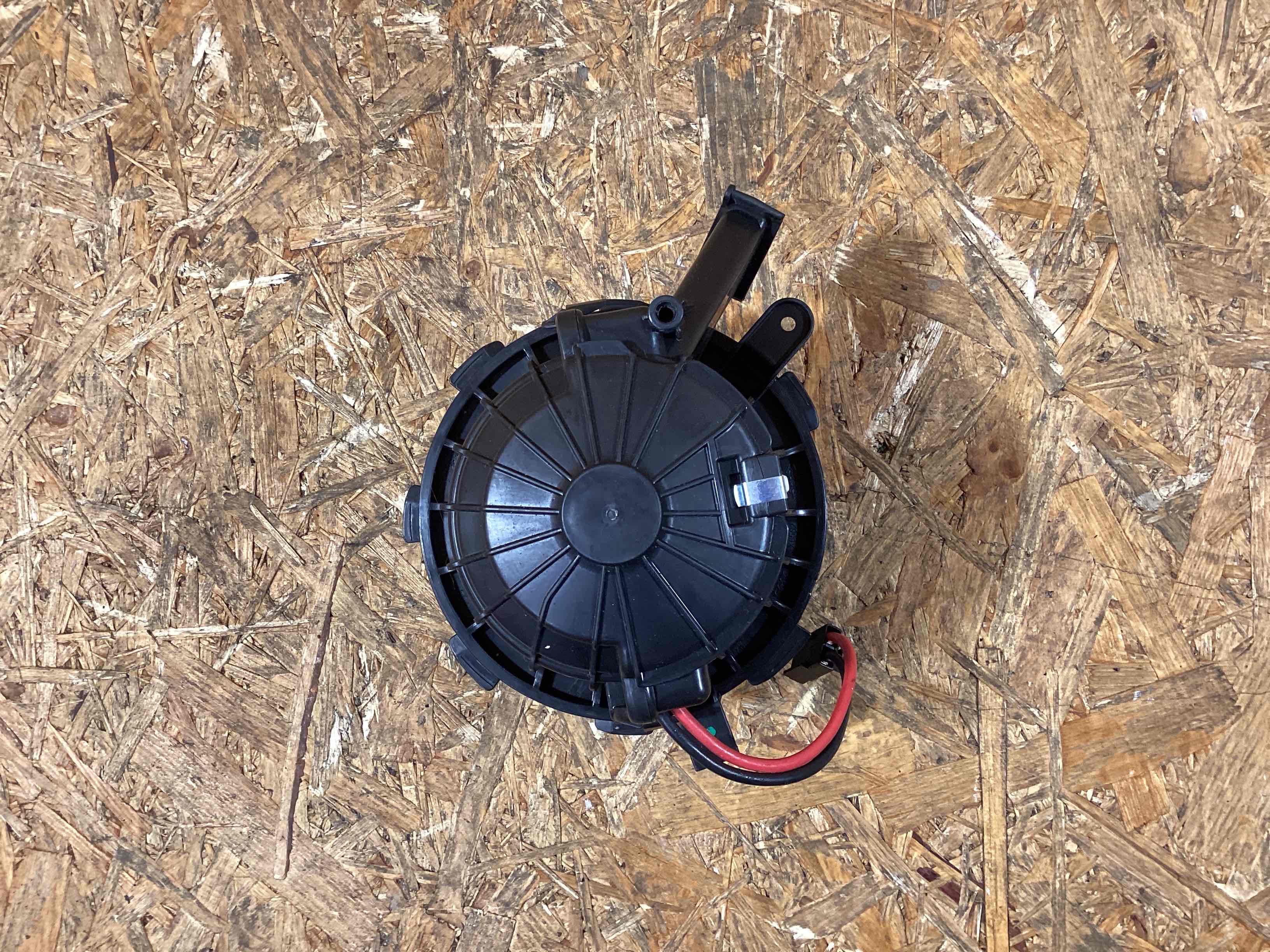 Двигатель отопителя (печки) Porsche Macan 120226-101