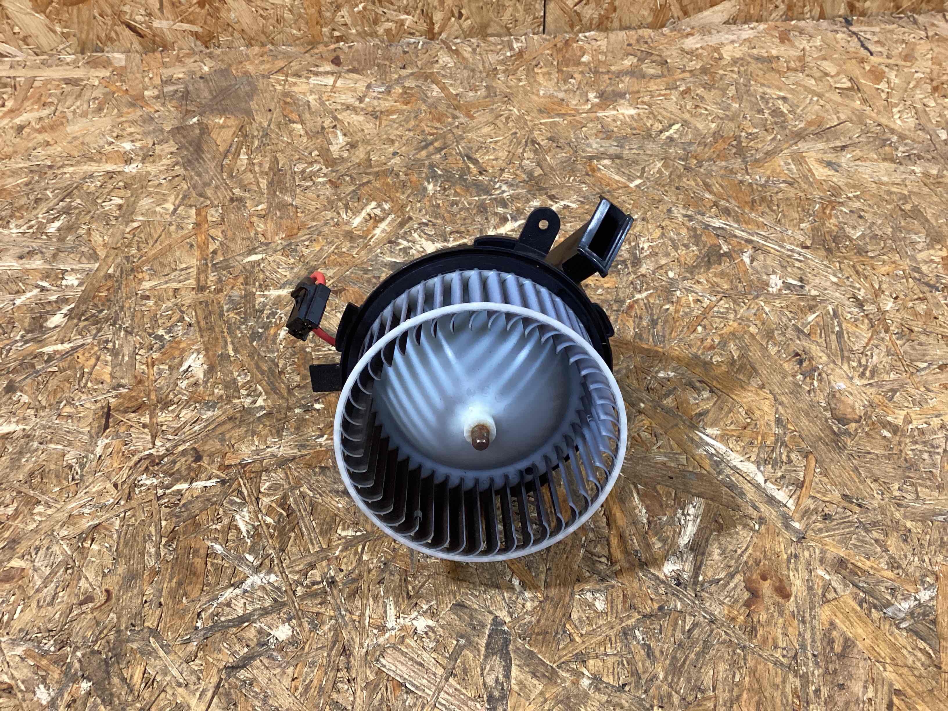 Двигатель отопителя (печки) Porsche Macan 120226-101