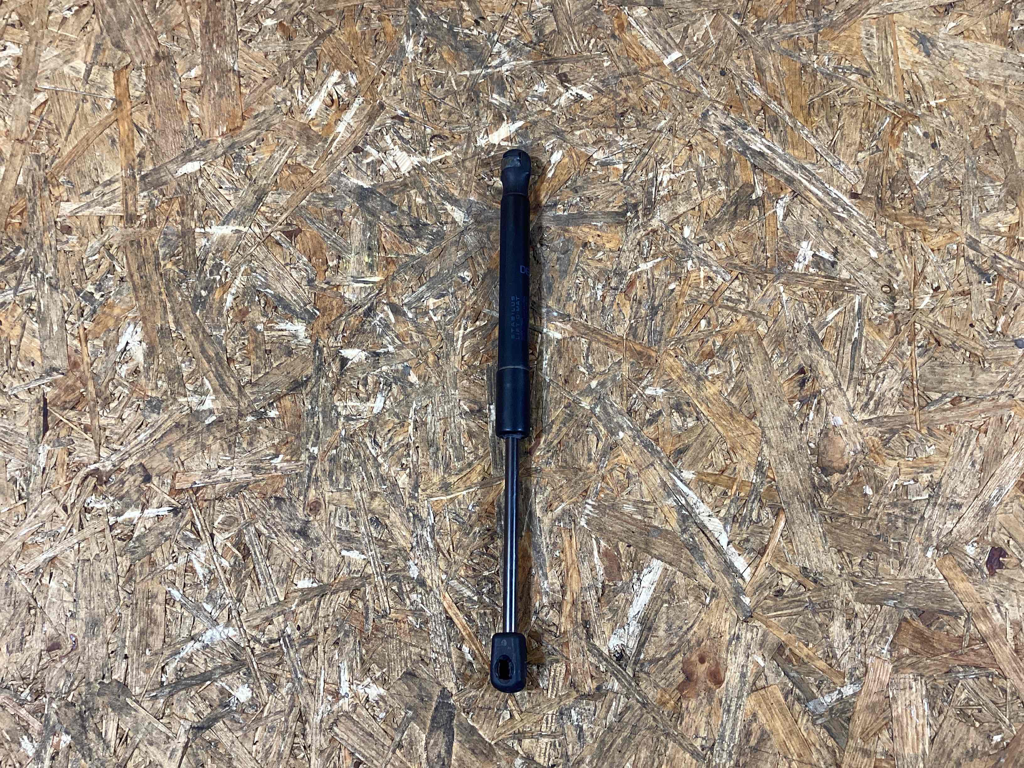 Амортизатор капота Porsche 911 120226-108