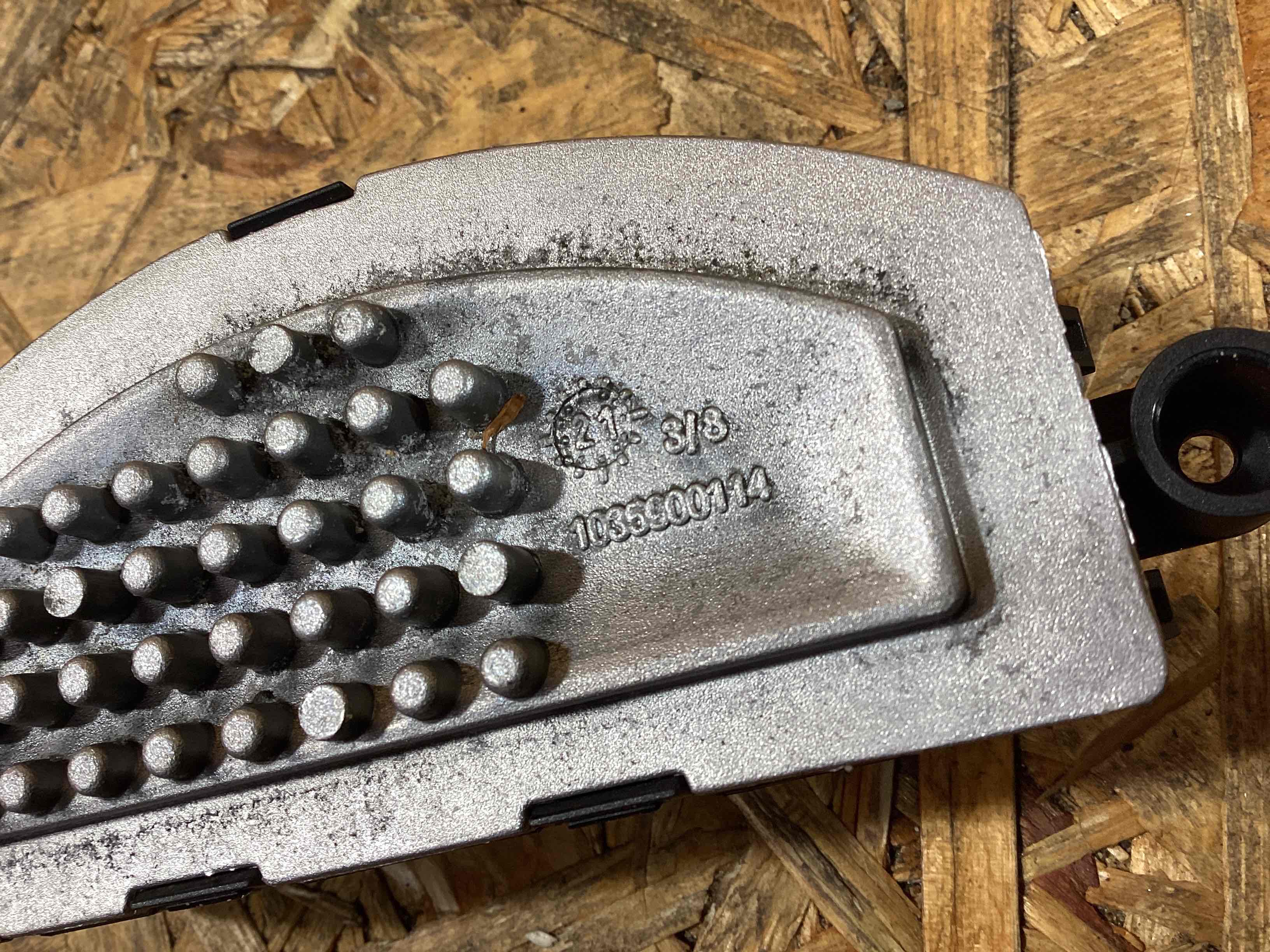 Сопротивление печки Porsche Macan 120226-110