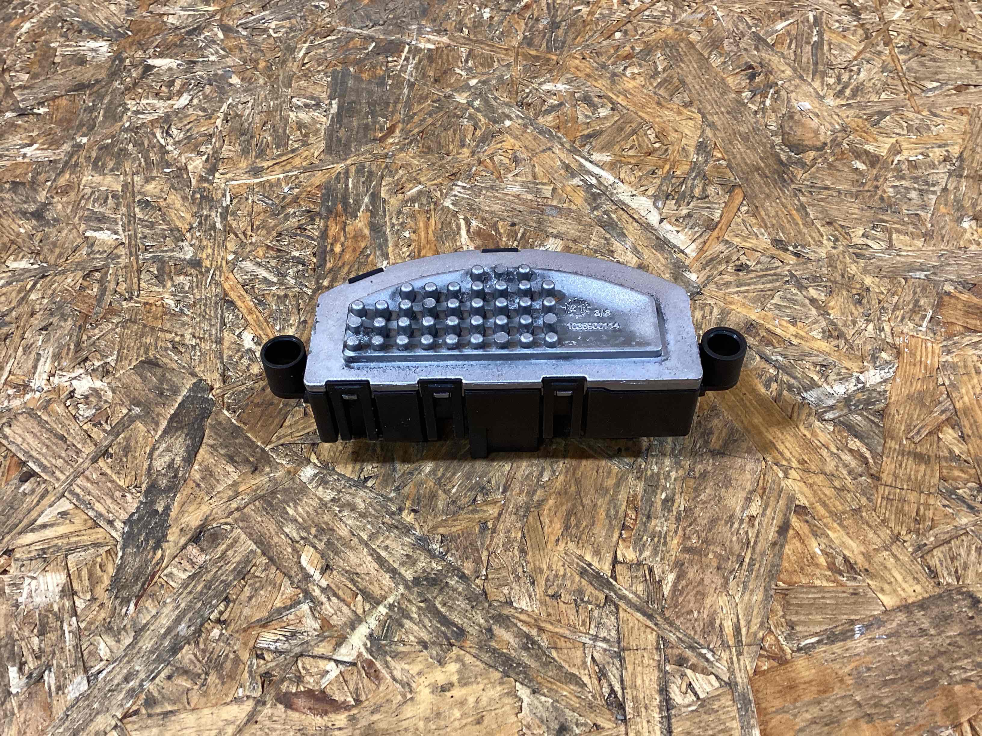 Сопротивление печки Porsche Macan 120226-110