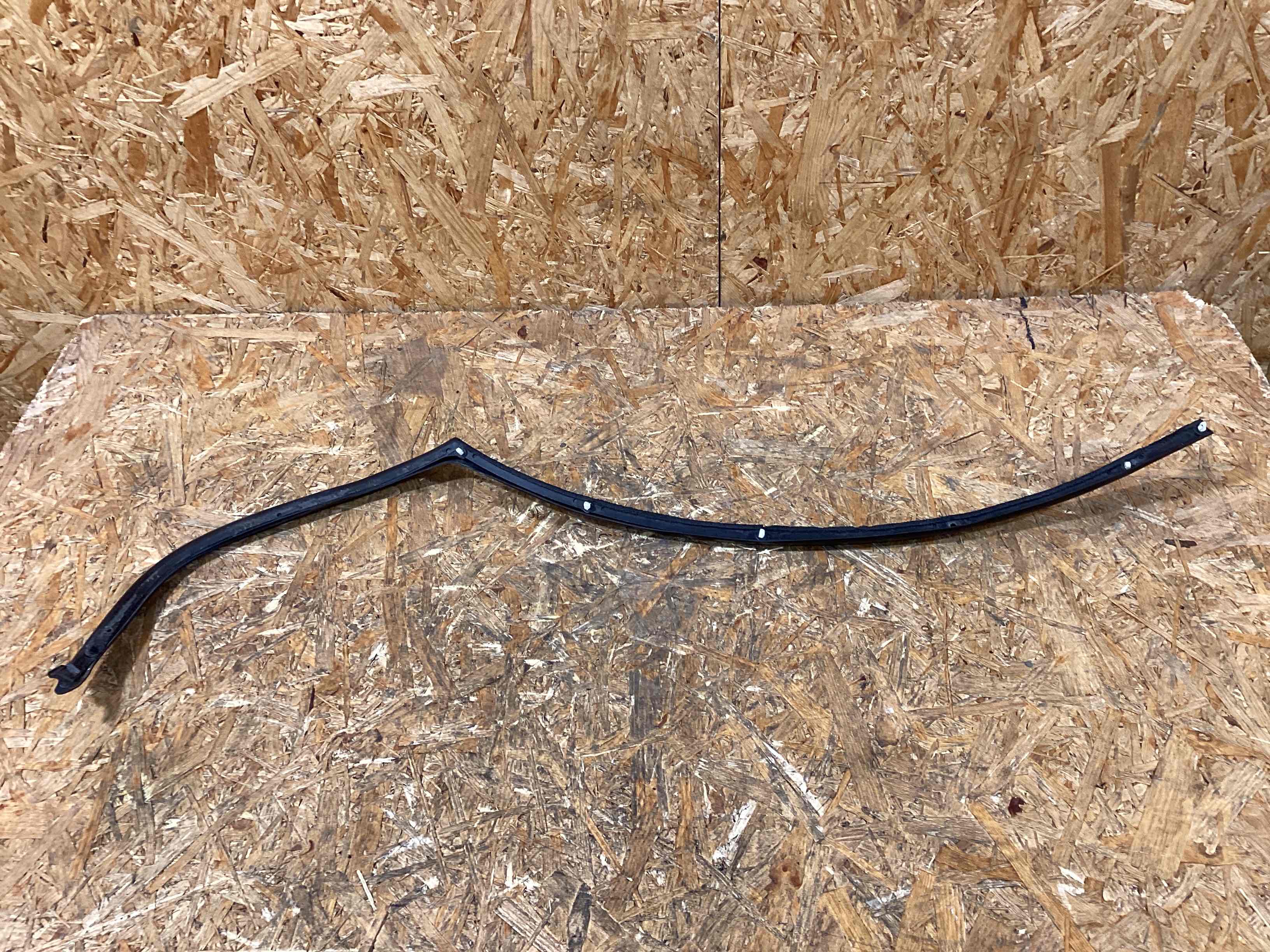 Уплотнитель стекла/двери Porsche Cayenne 120226-119