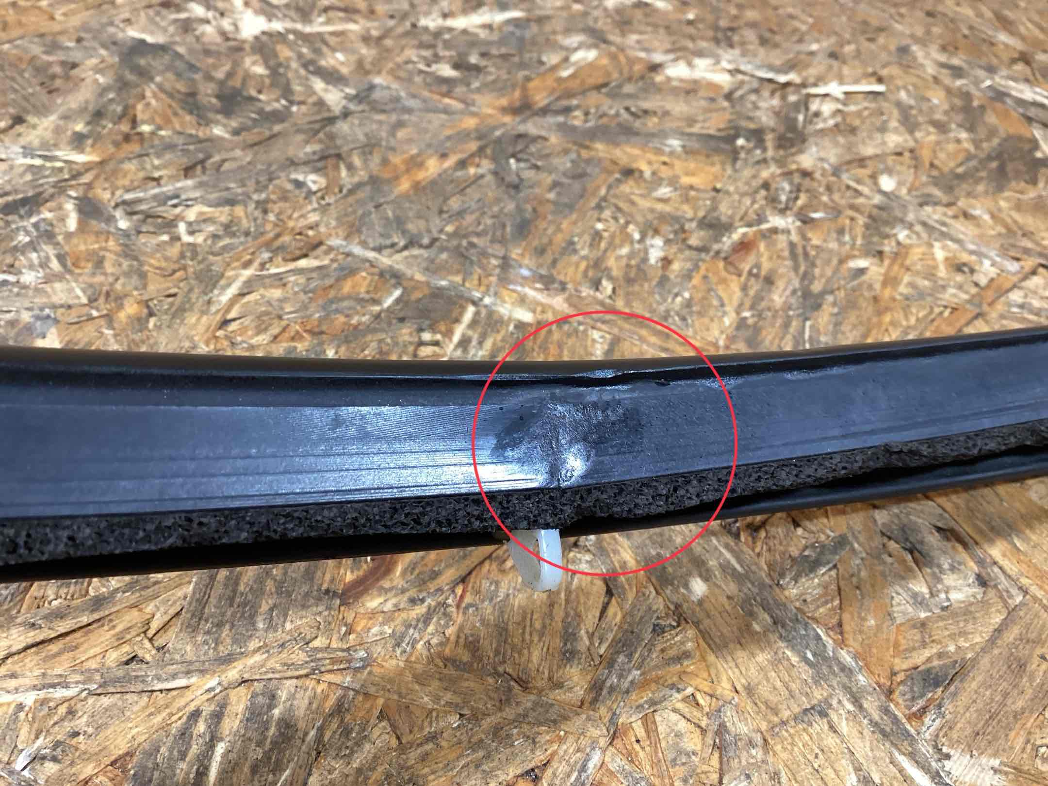 Уплотнитель стекла/двери Porsche Cayenne 120226-119