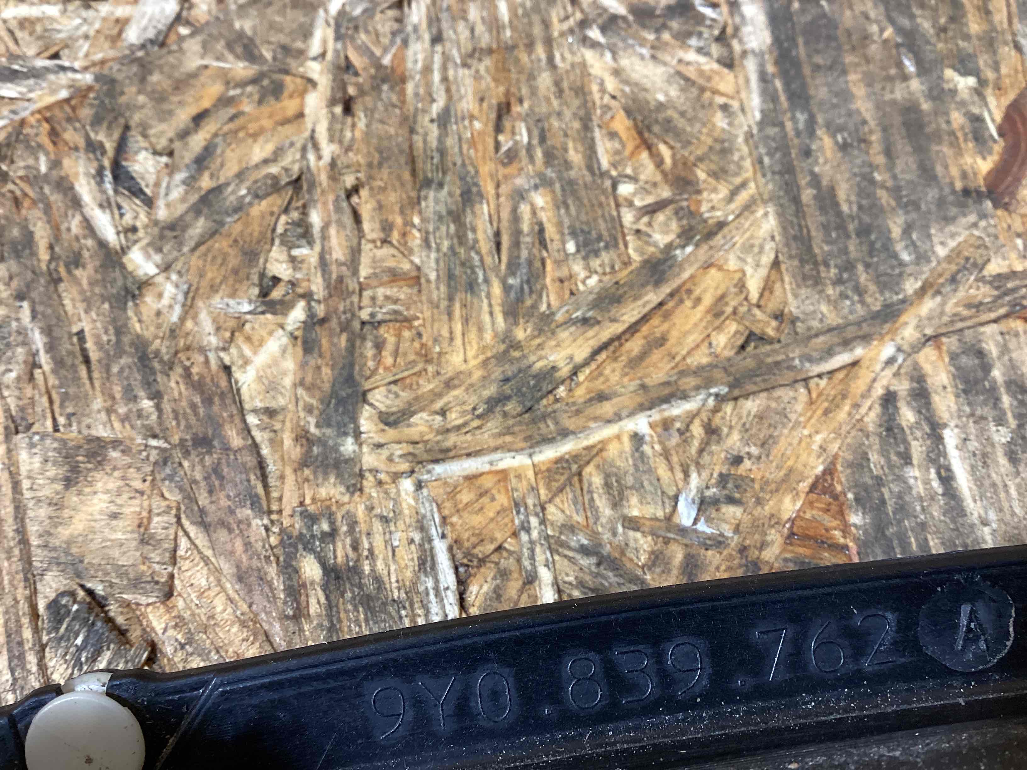 Уплотнитель стекла/двери Porsche Cayenne 120226-119