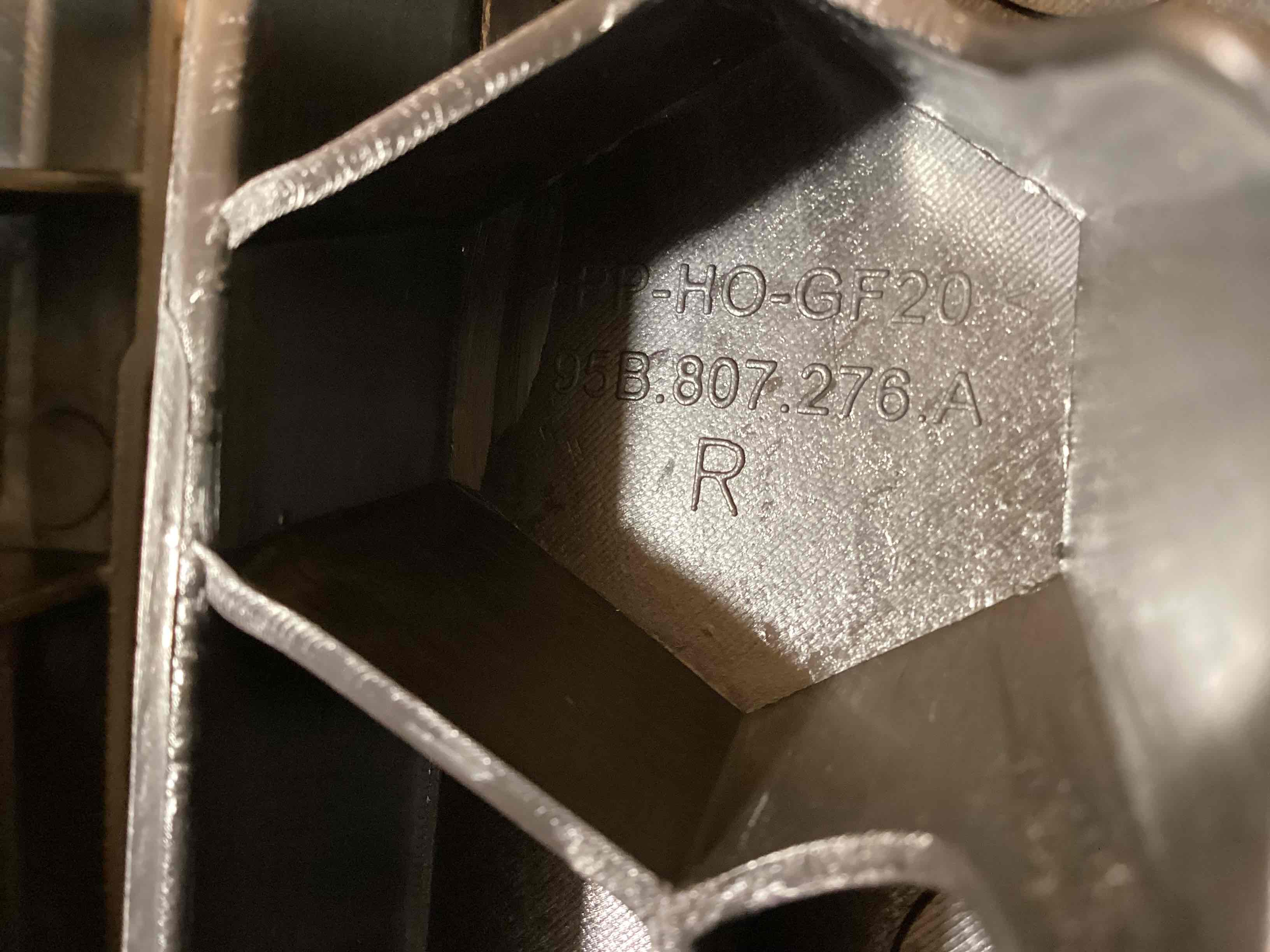 Крепление бампера Porsche Macan 120326-101