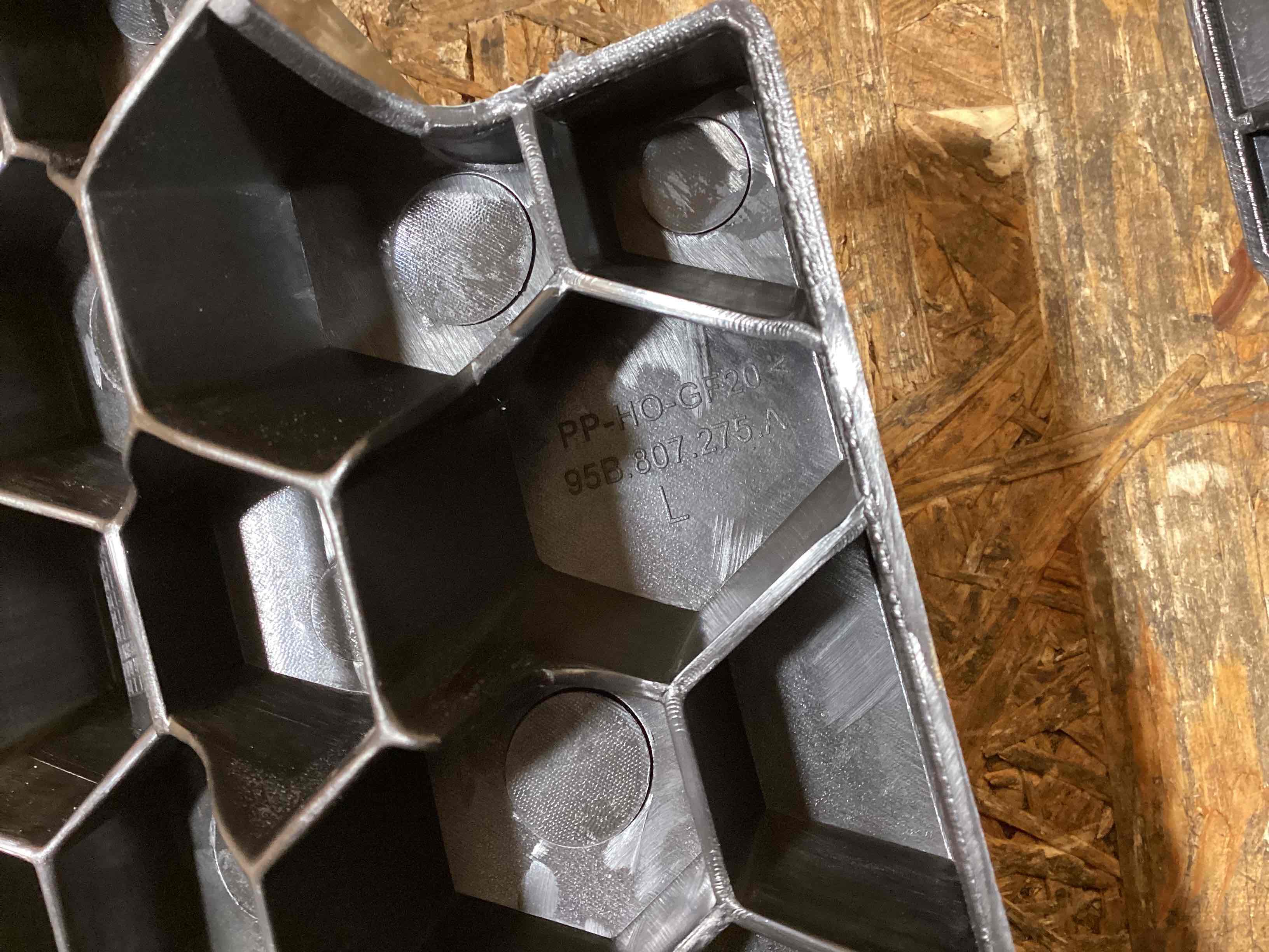 Крепление бампера Porsche Macan 120326-102