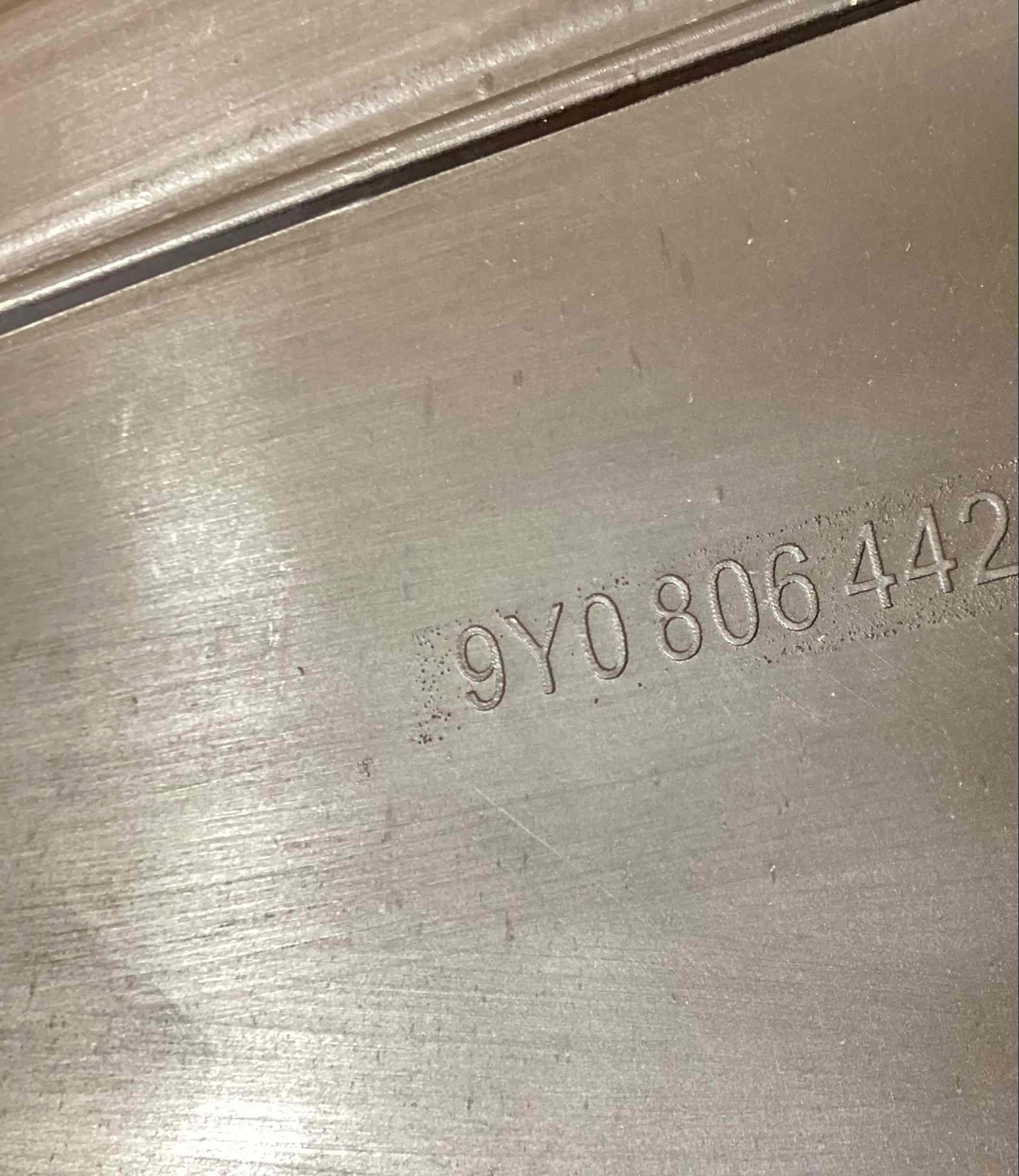 Пластик моторного отсека Porsche Cayenne 120326-111