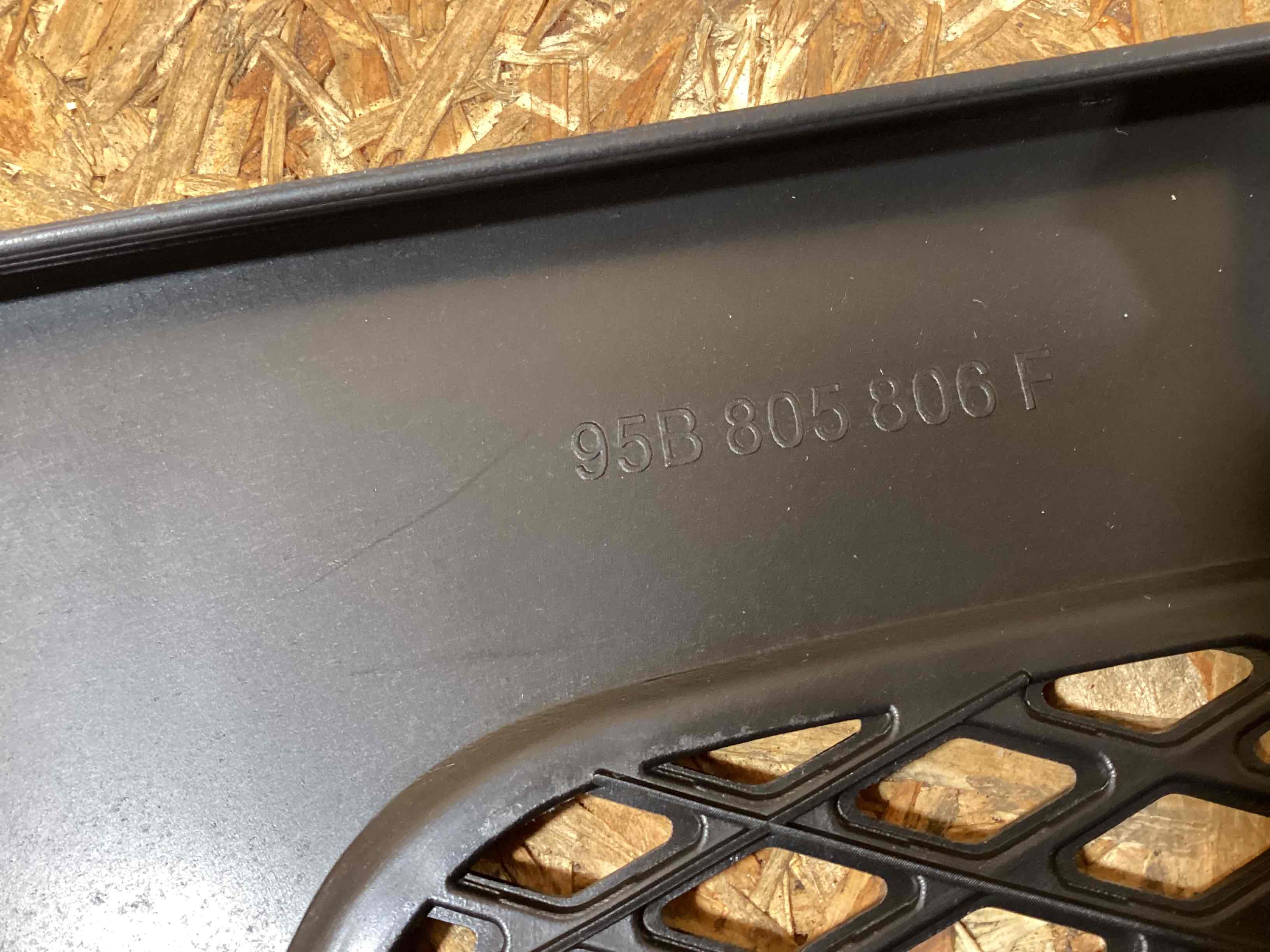 Пластик моторного отсека Porsche Macan 120326-123