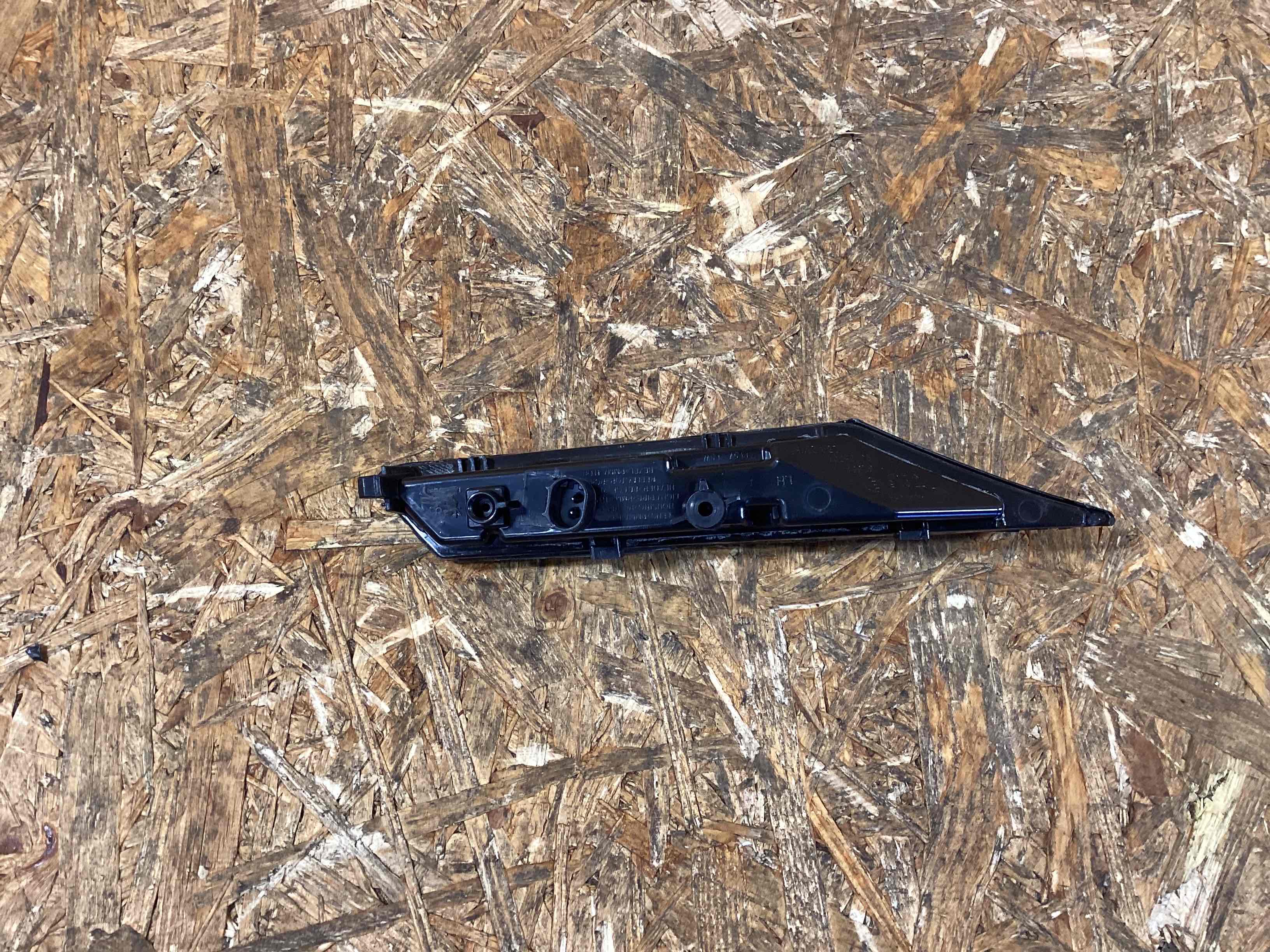 Фонарь (указатель/повторитель поворота, поворотник) Porsche Taycan 120326-132