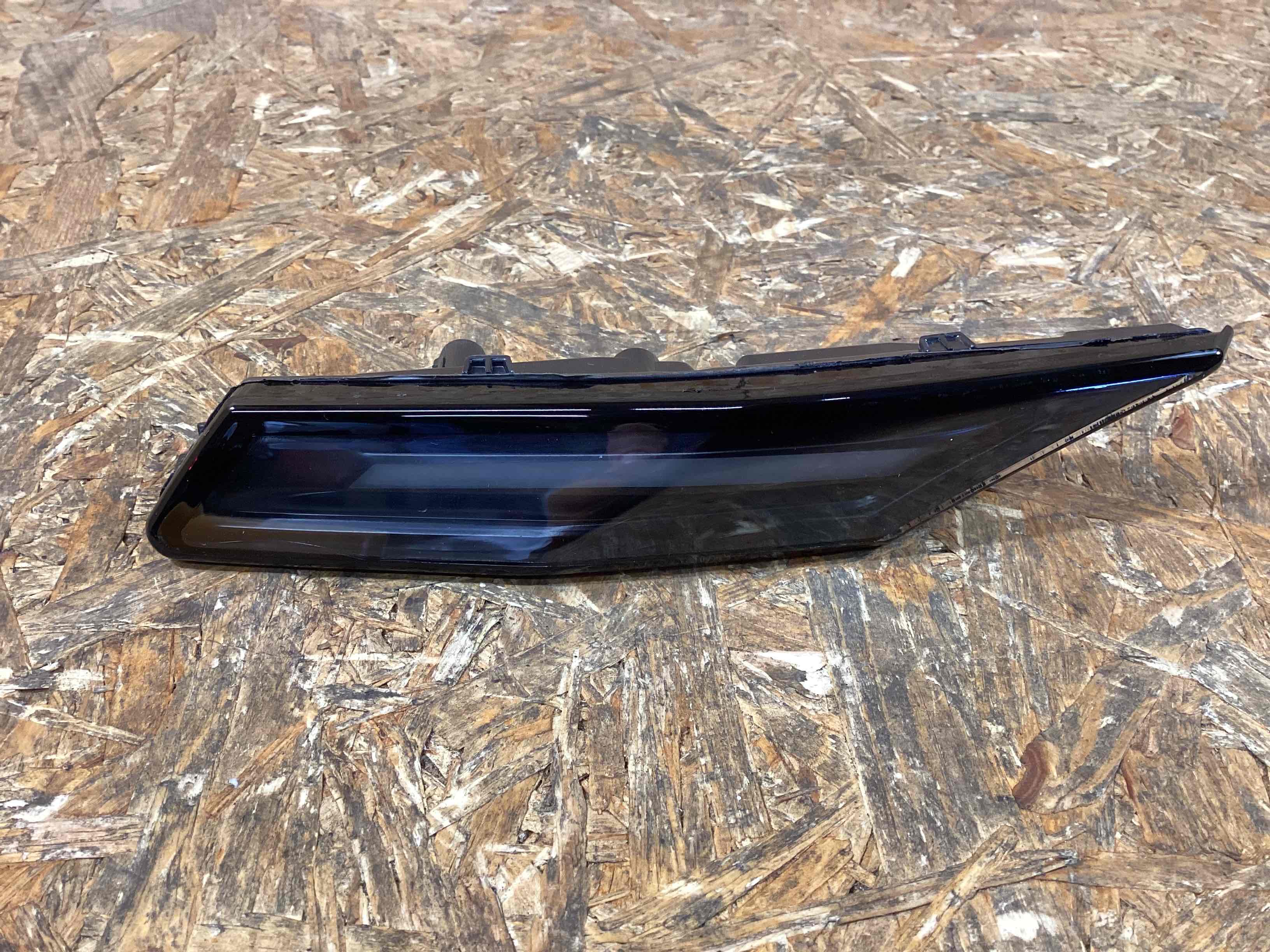 Фонарь (указатель/повторитель поворота, поворотник) Porsche Taycan 120326-132