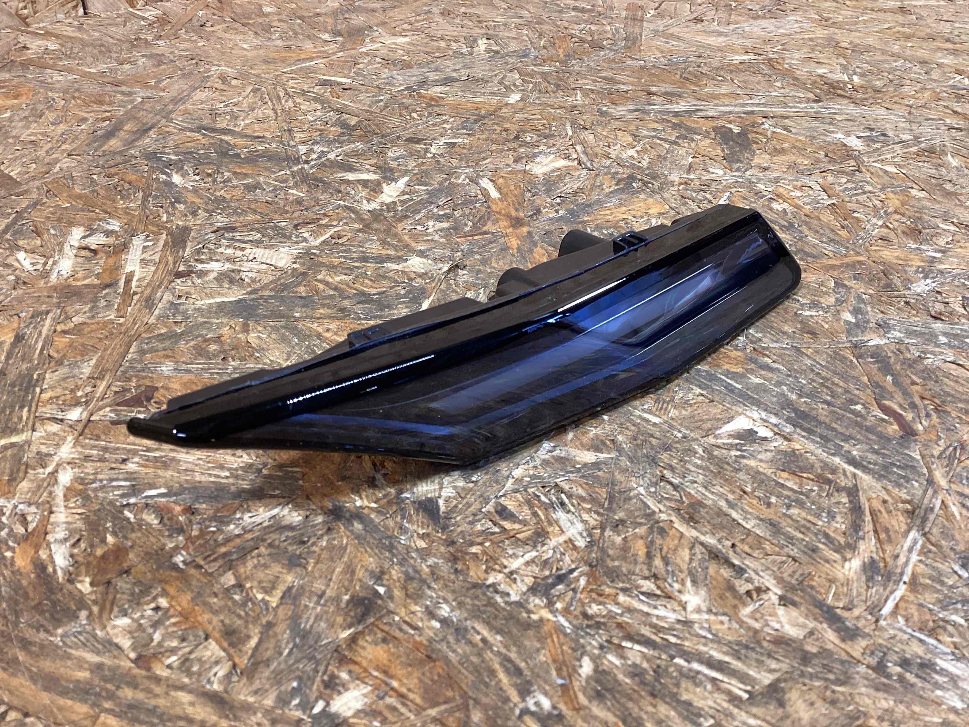 Фонарь (указатель/повторитель поворота, поворотник) Porsche Taycan 120326-135