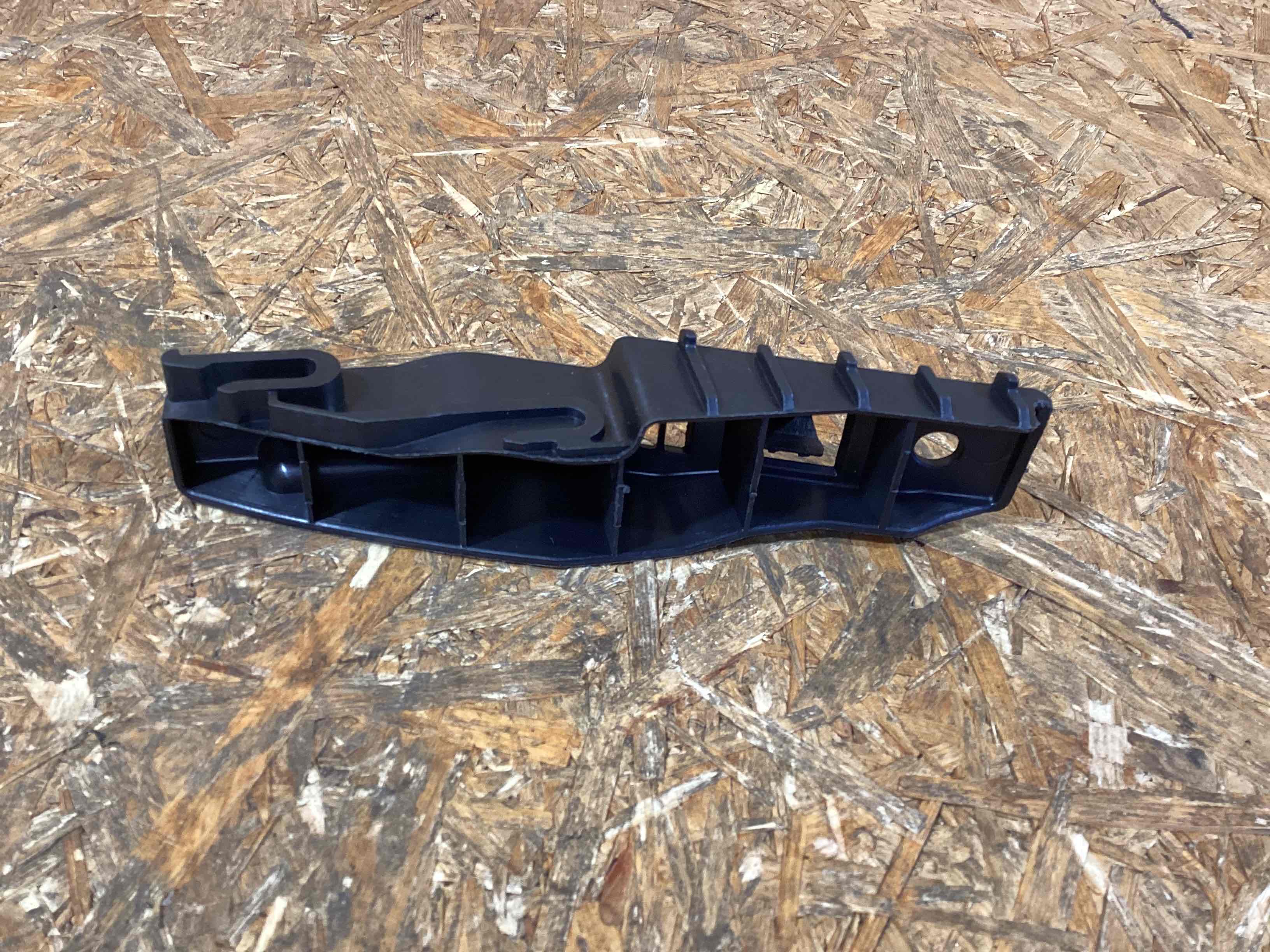 Крепление бампера Porsche Boxster 718 120326-151