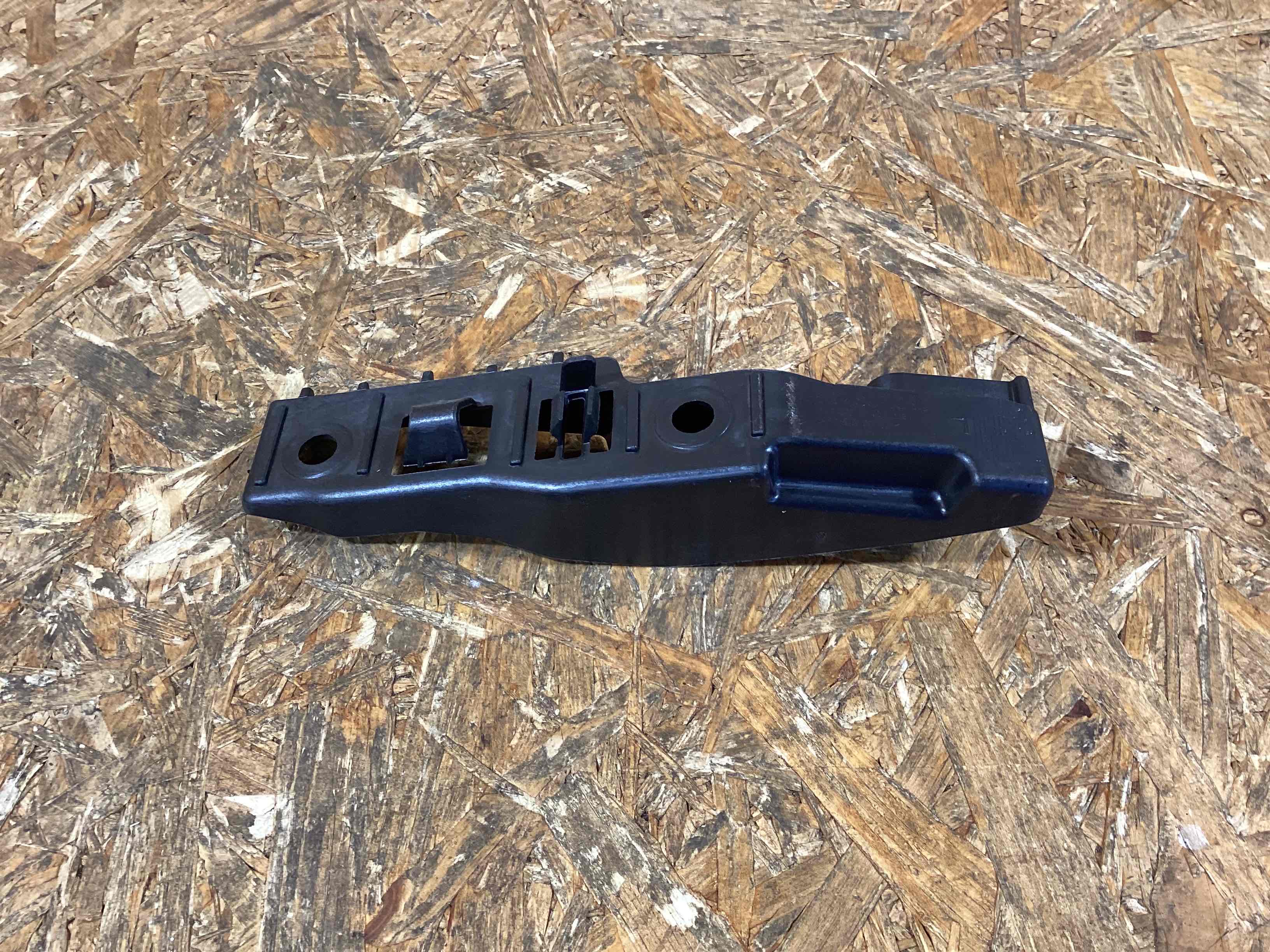 Крепление бампера Porsche Boxster 718 120326-151