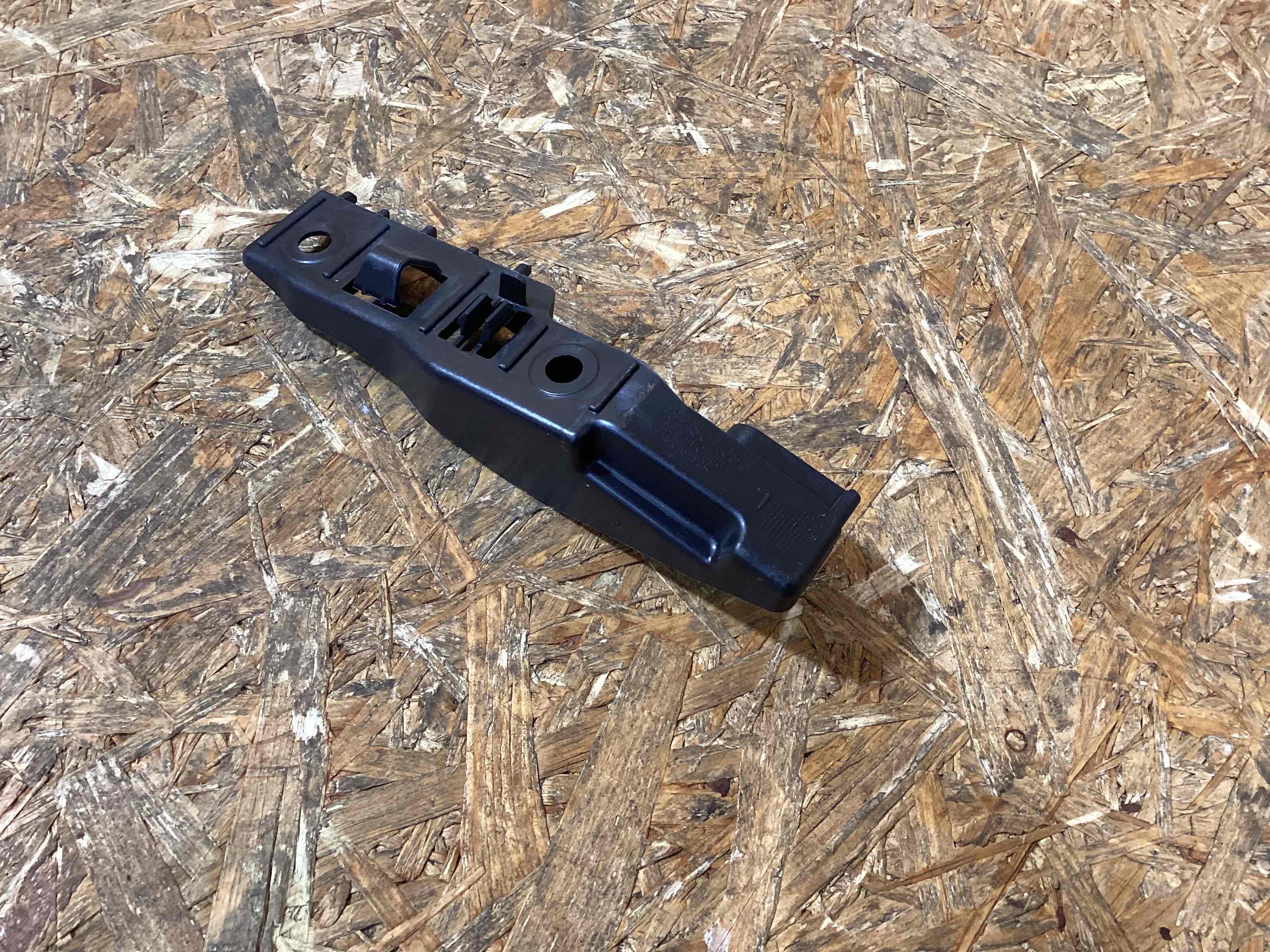 Крепление бампера Porsche Boxster 718 120326-152