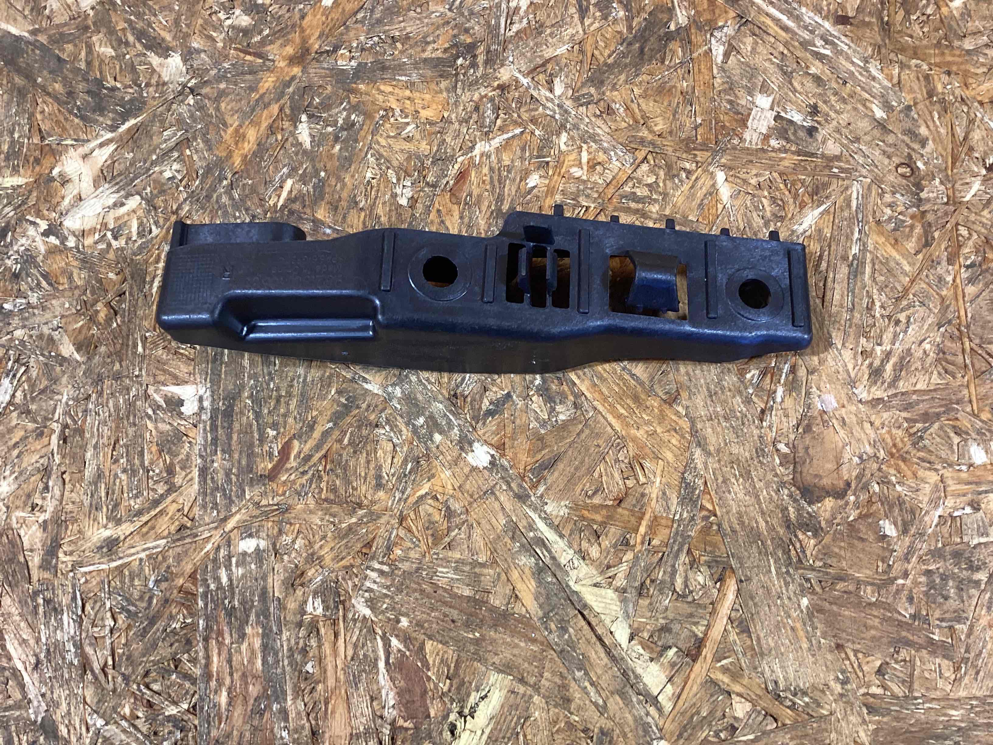 Крепление бампера Porsche Boxster 718 120326-153