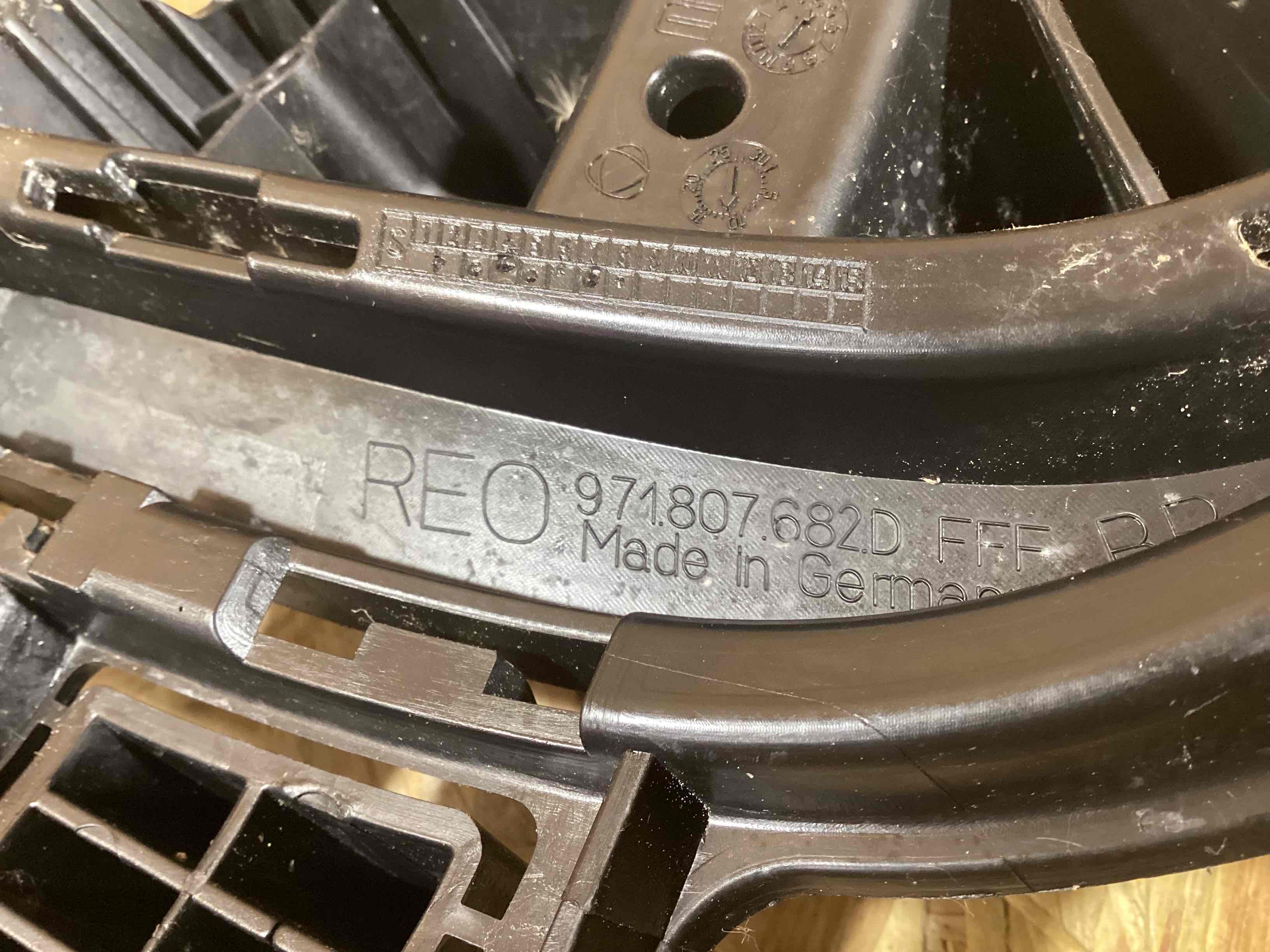 Заглушка, вставка (решетка) в бампер Porsche Panamera 120526-112