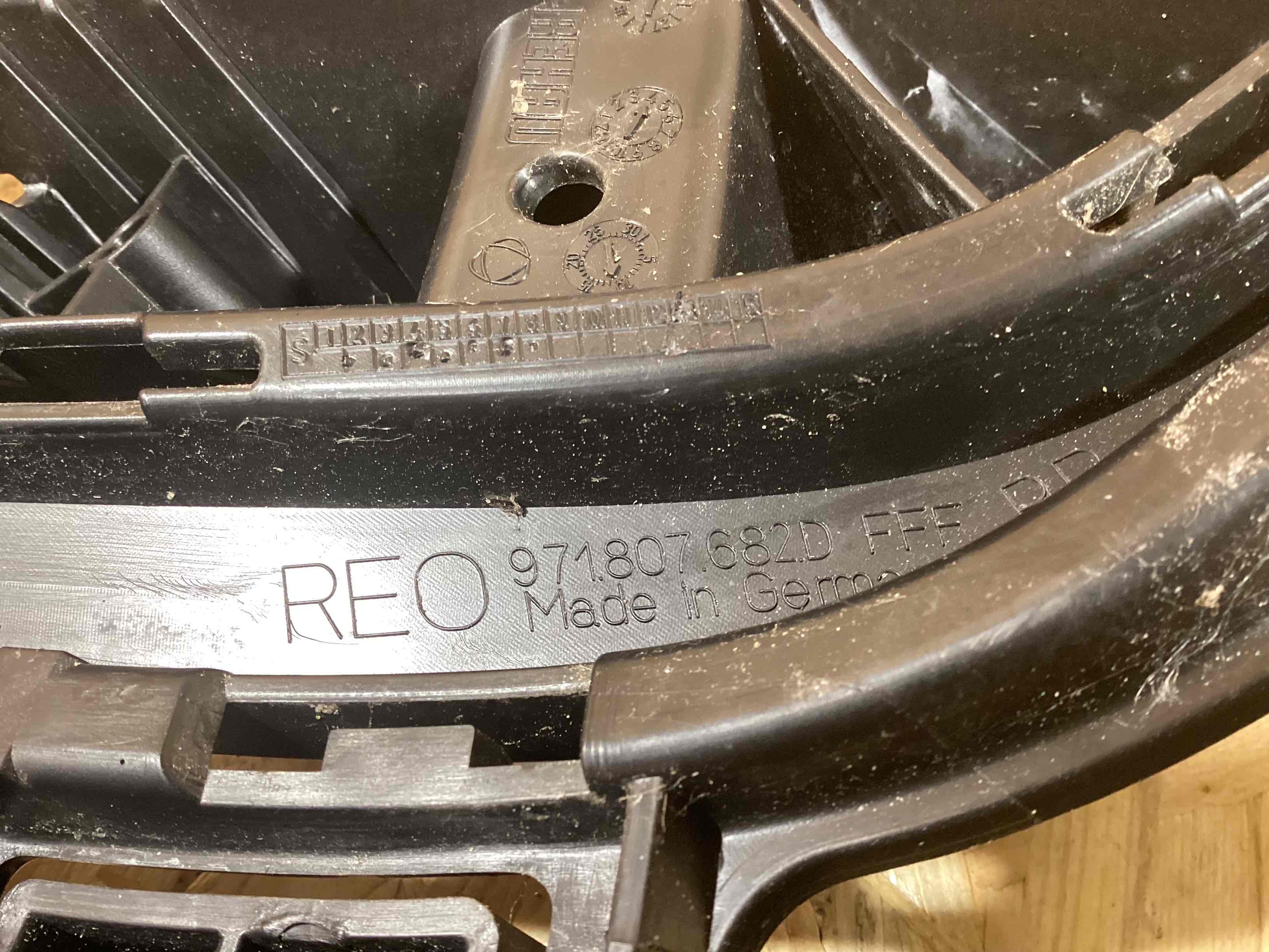 Заглушка, вставка (решетка) в бампер Porsche Panamera 120526-113