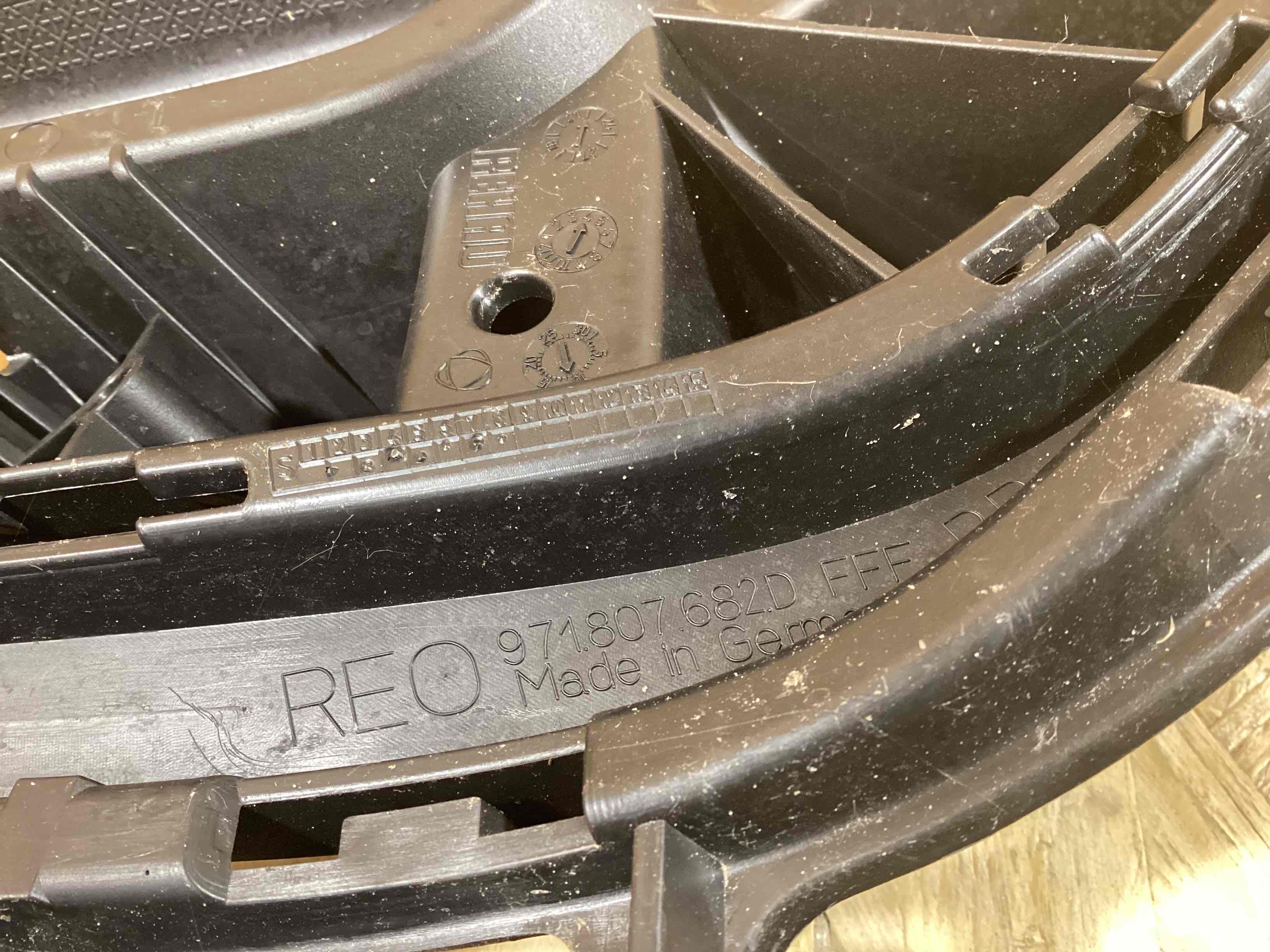 Заглушка, вставка (решетка) в бампер Porsche Panamera 120526-117