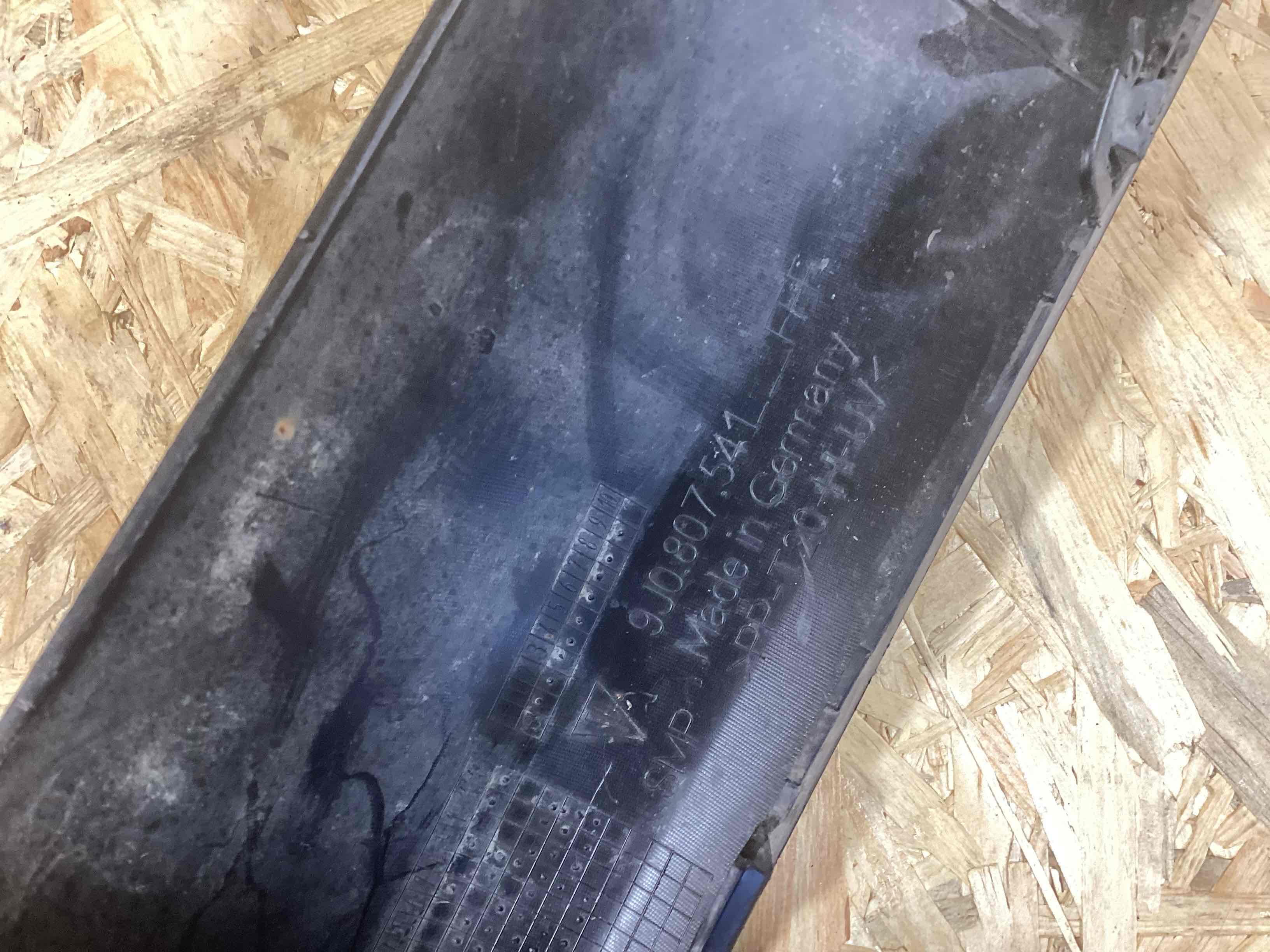Юбка бампера нижняя Porsche Taycan 120526-129