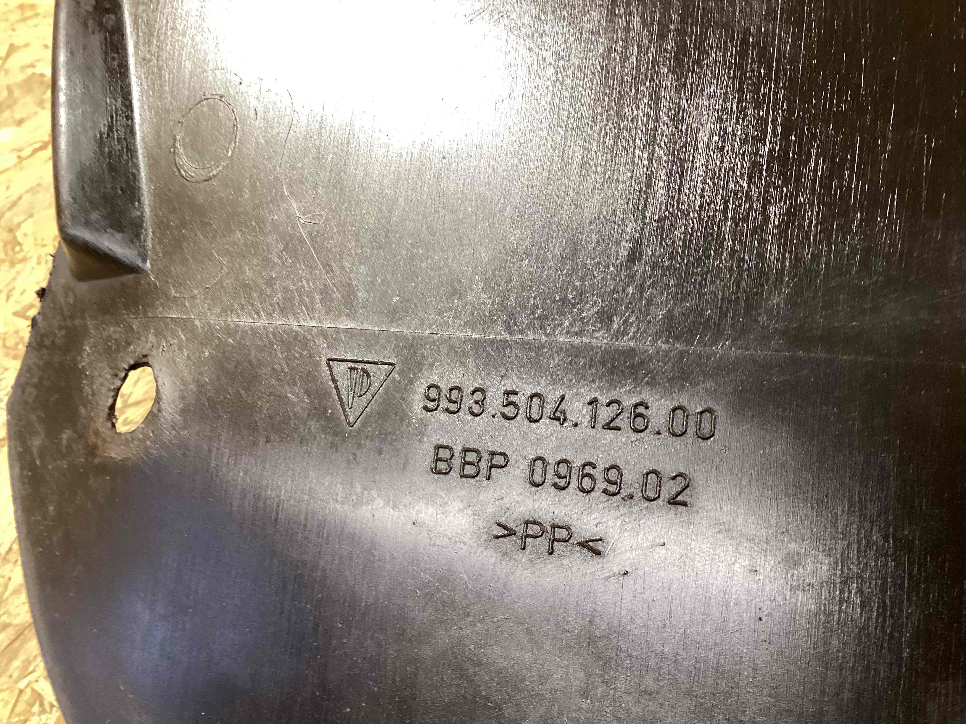 Защита арок передняя правая (подкрылок) Porsche 911 120626-107